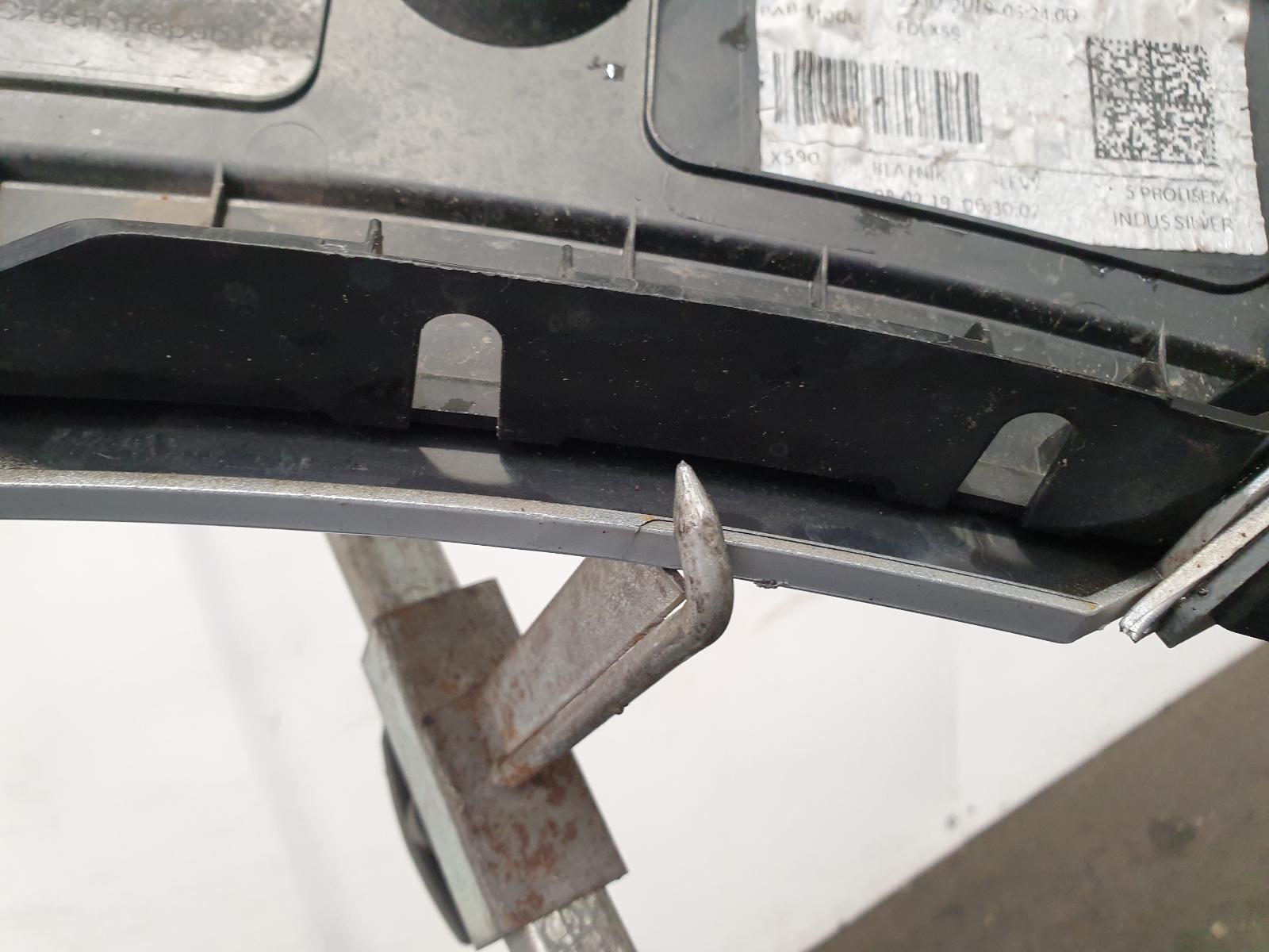 L Wing I-pace Jaguar 2019 