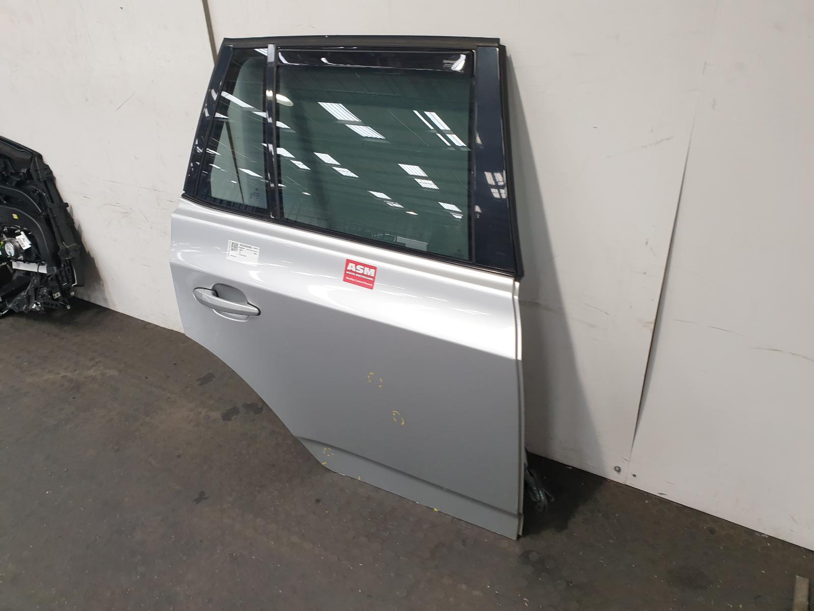 R Rear Door X3 Bmw 2006