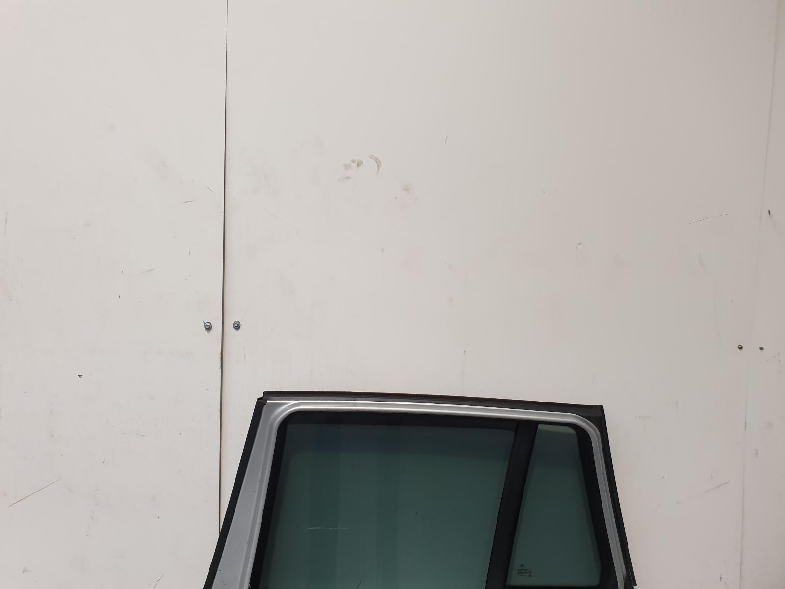 R Rear Door X3 Bmw 2006