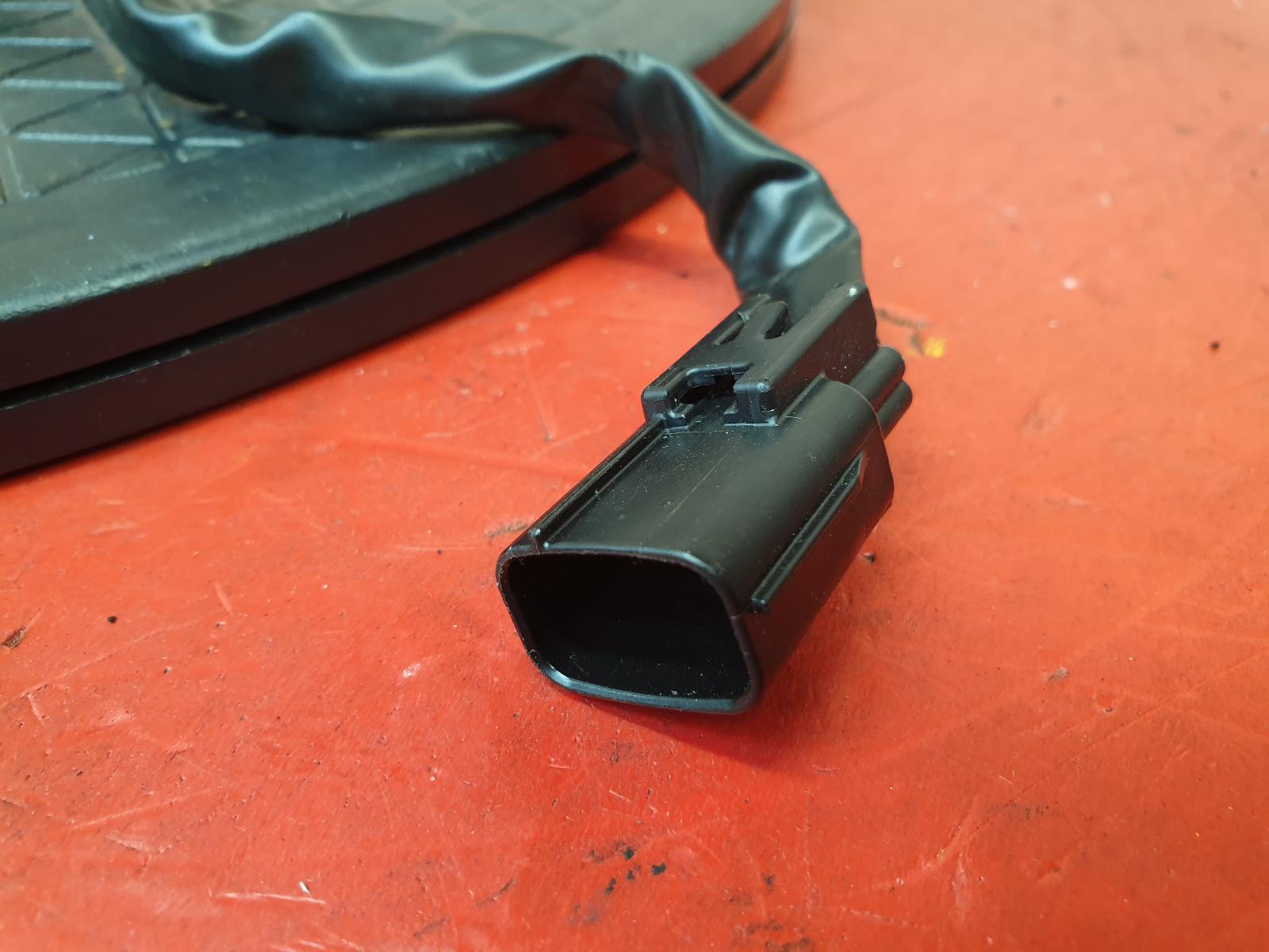 RH Switch Gear Vespa Piaggio 2020