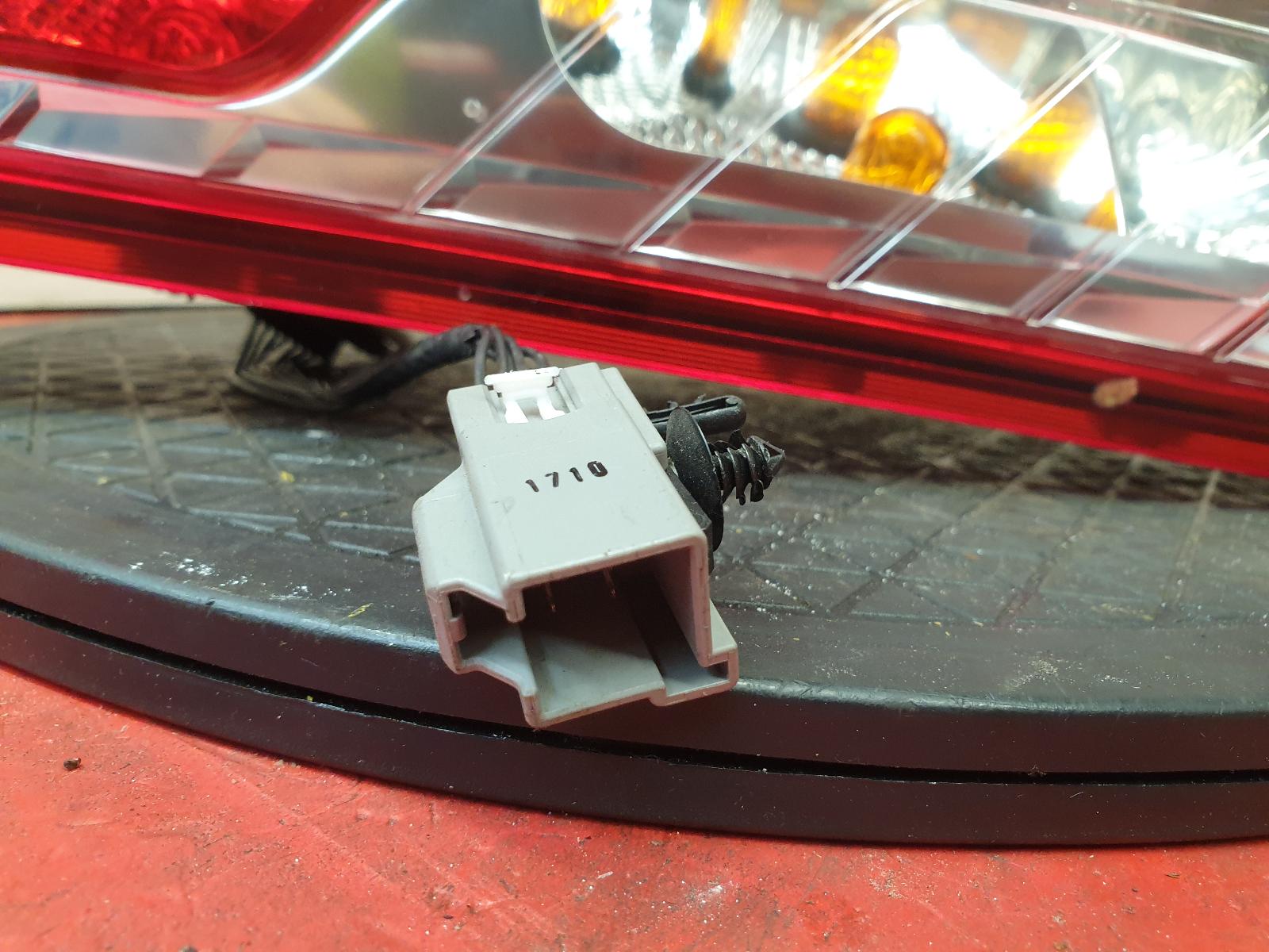 L Taillight Transit Connect Ford 2017