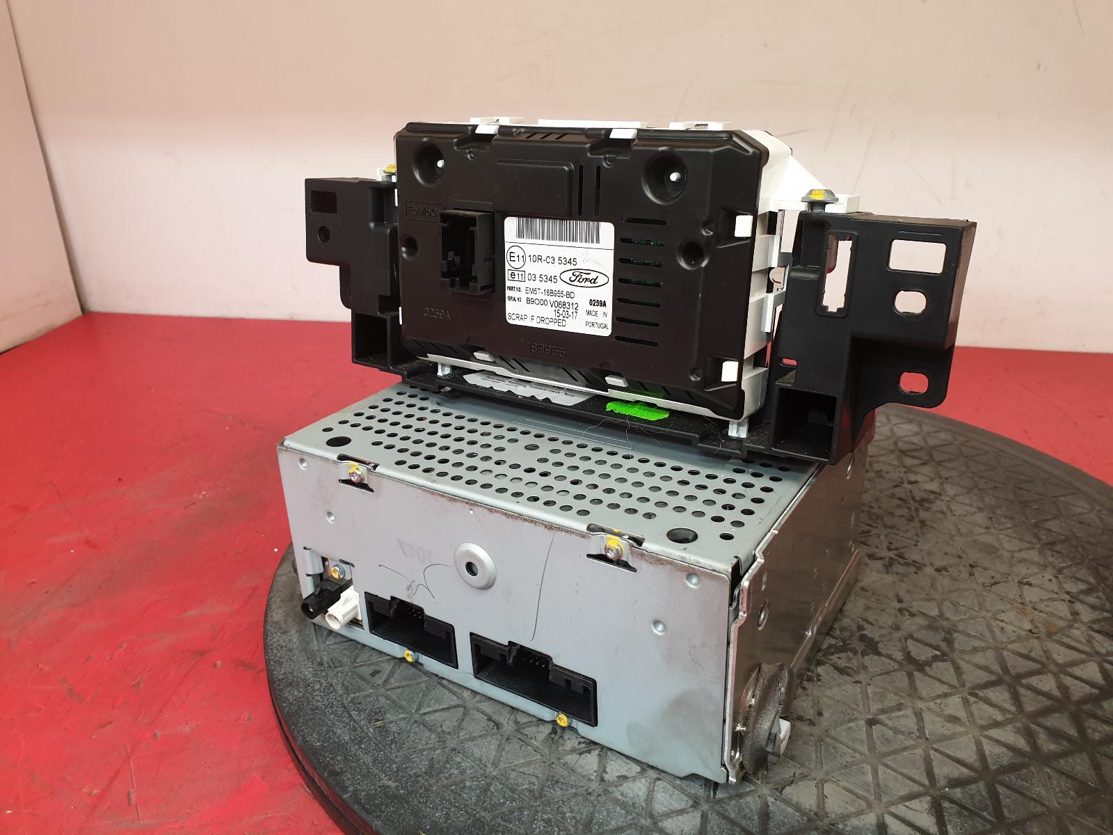 A/V Equipment Transit Connect Ford 2017 