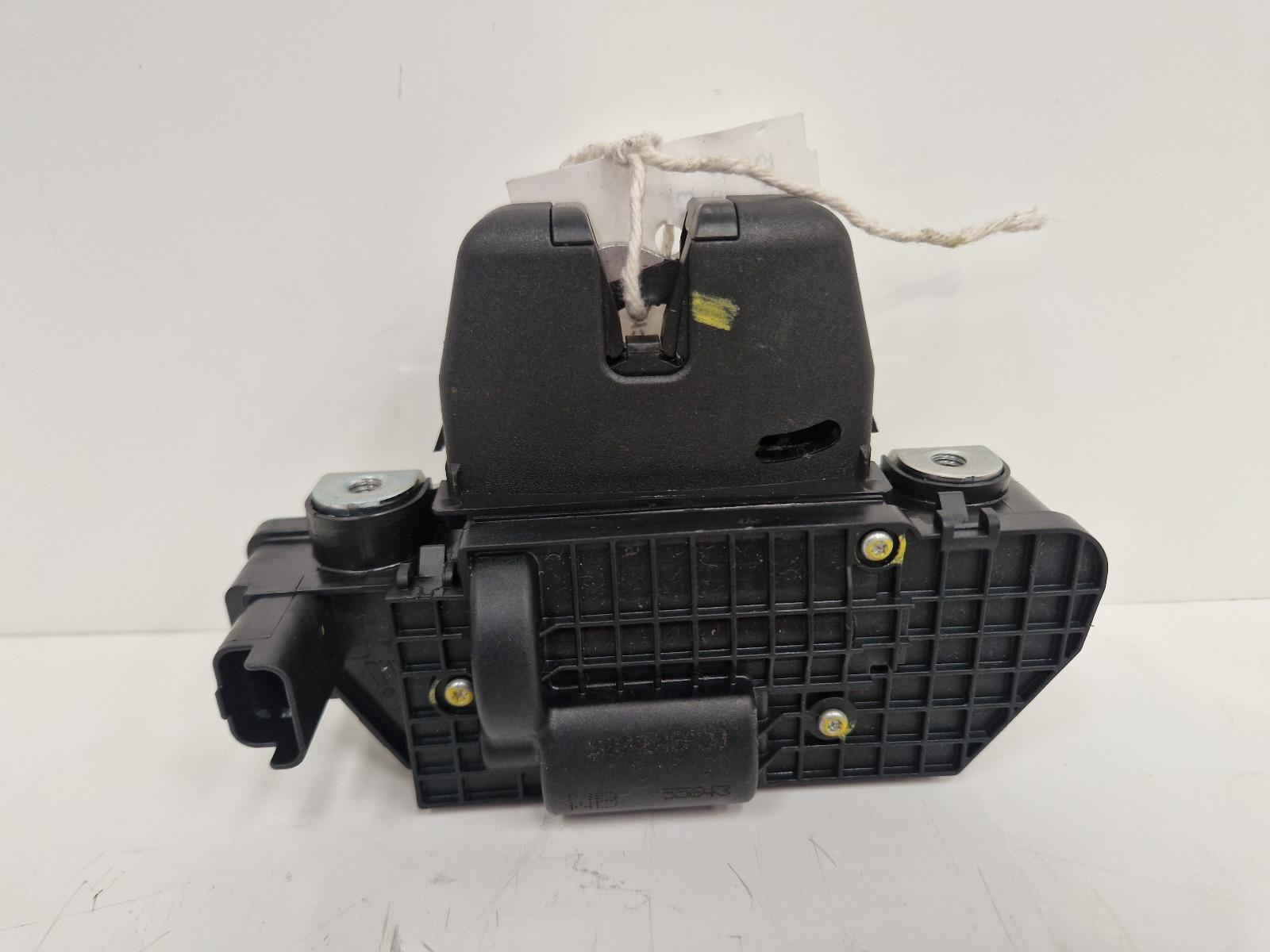 View Auto part Bootlid/Tailgate Lock Peugeot 2008 2023