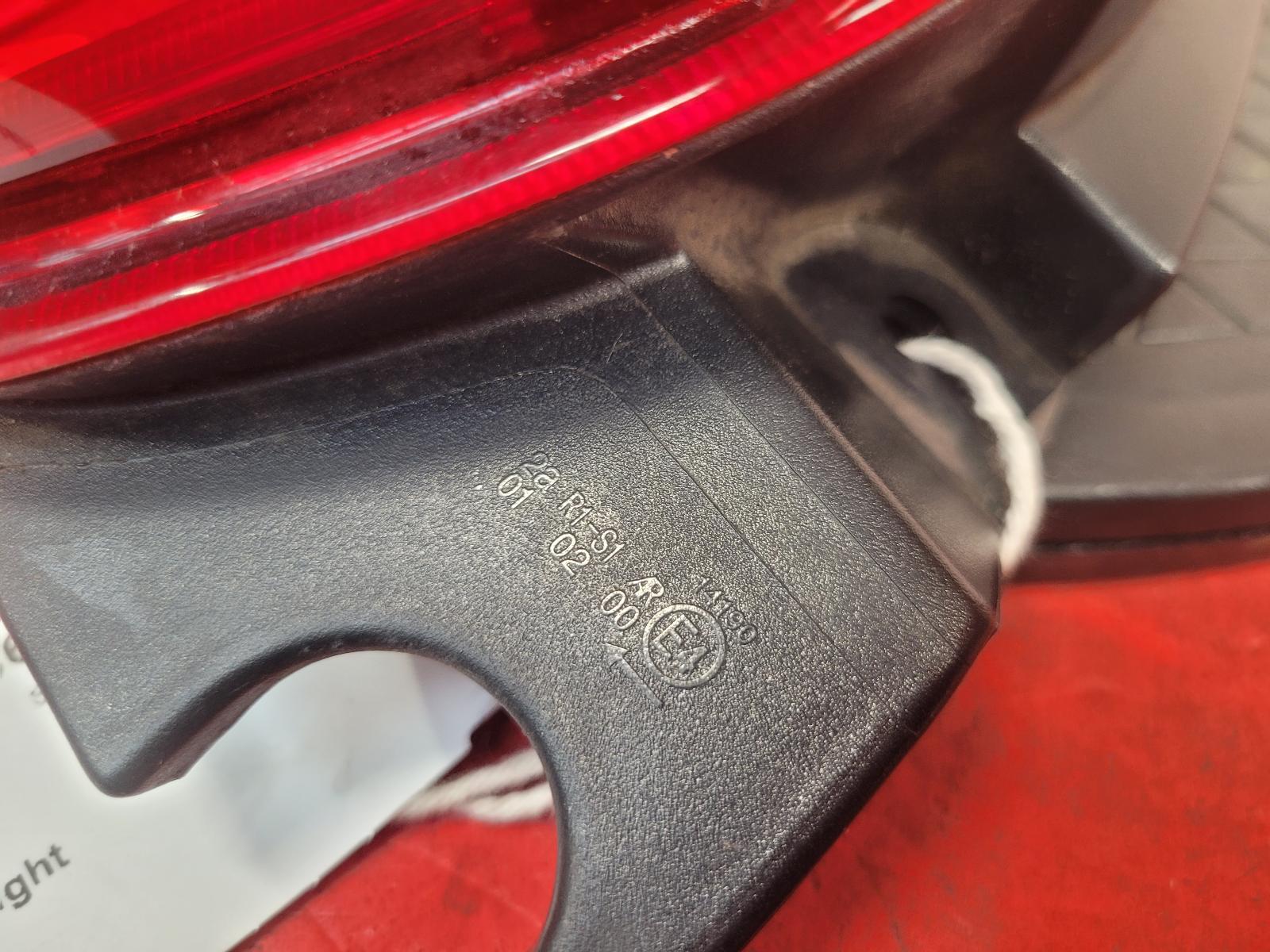 L Taillight Juke Nissan 2013