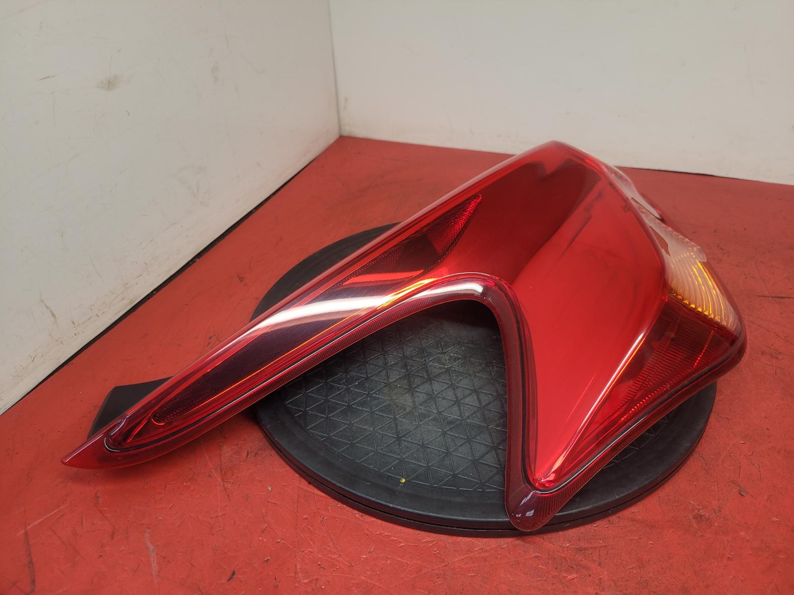 L Taillight Juke Nissan 2013