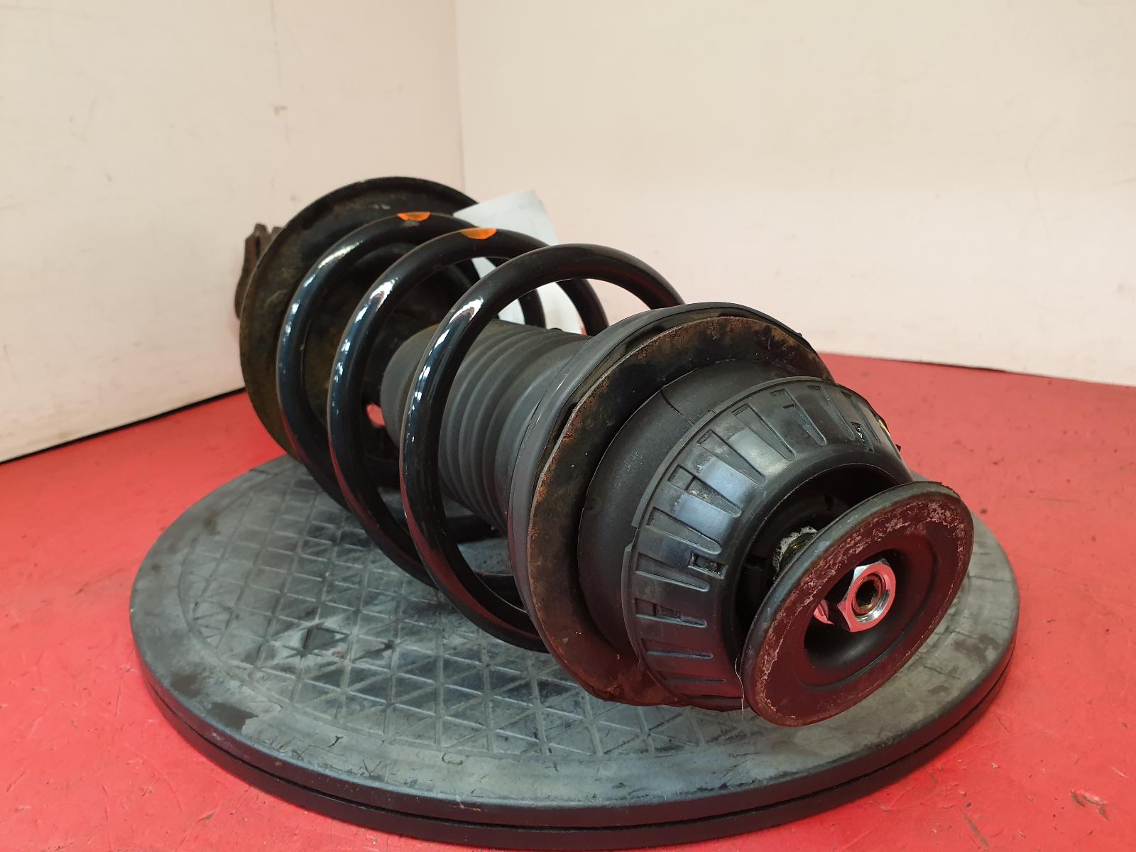 RF Strut Yaris Toyota 2013 