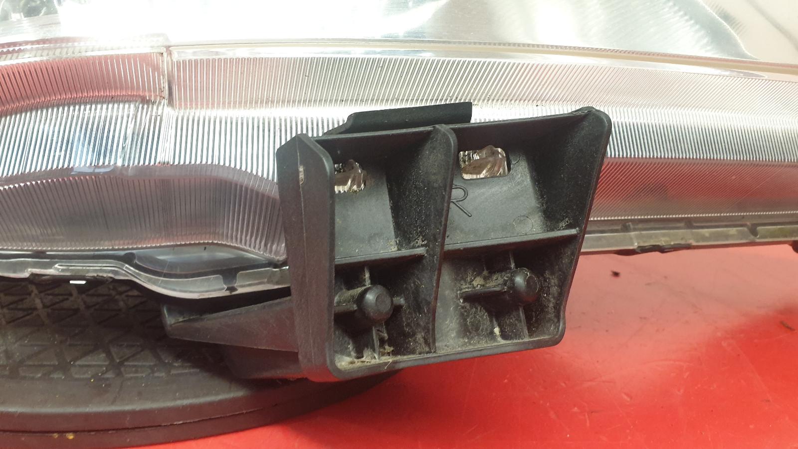 R Headlamp Hilux Toyota 2012 