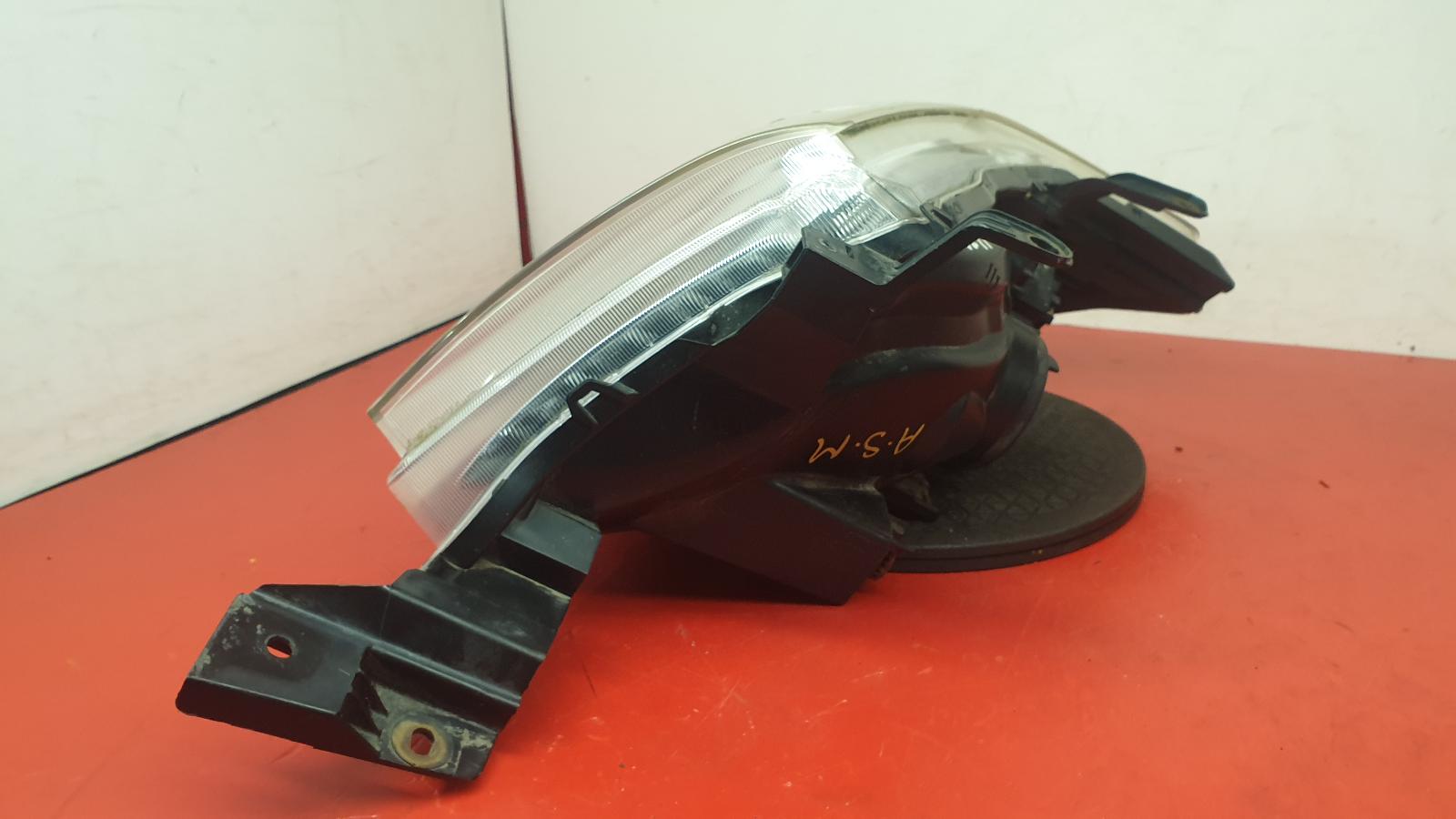 R Headlamp Hilux Toyota 2012