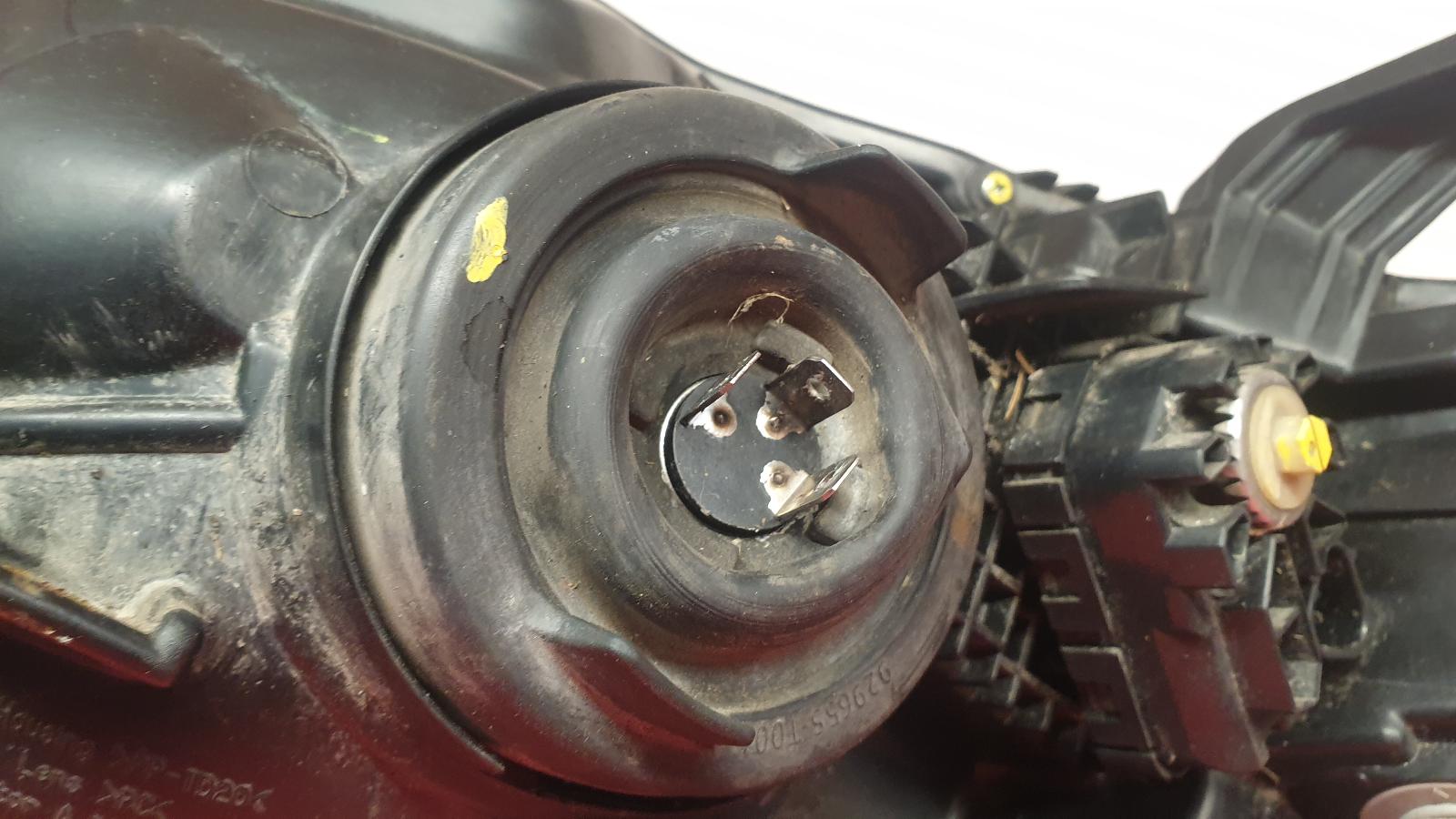 R Headlamp Hilux Toyota 2012