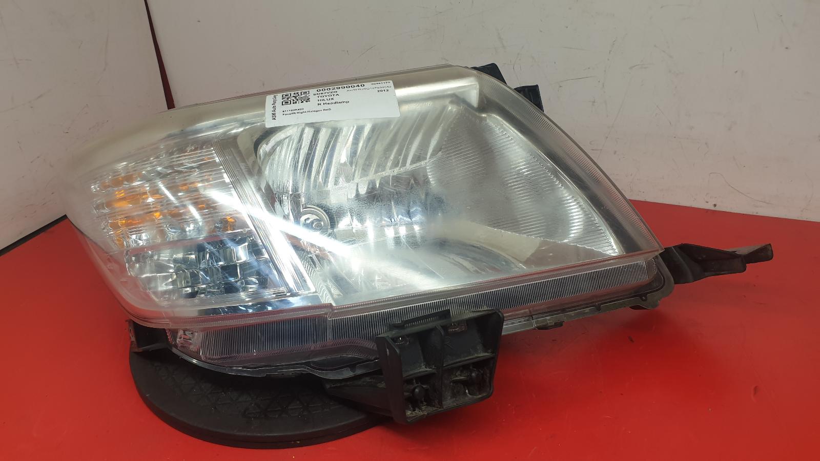 R Headlamp Hilux Toyota 2012