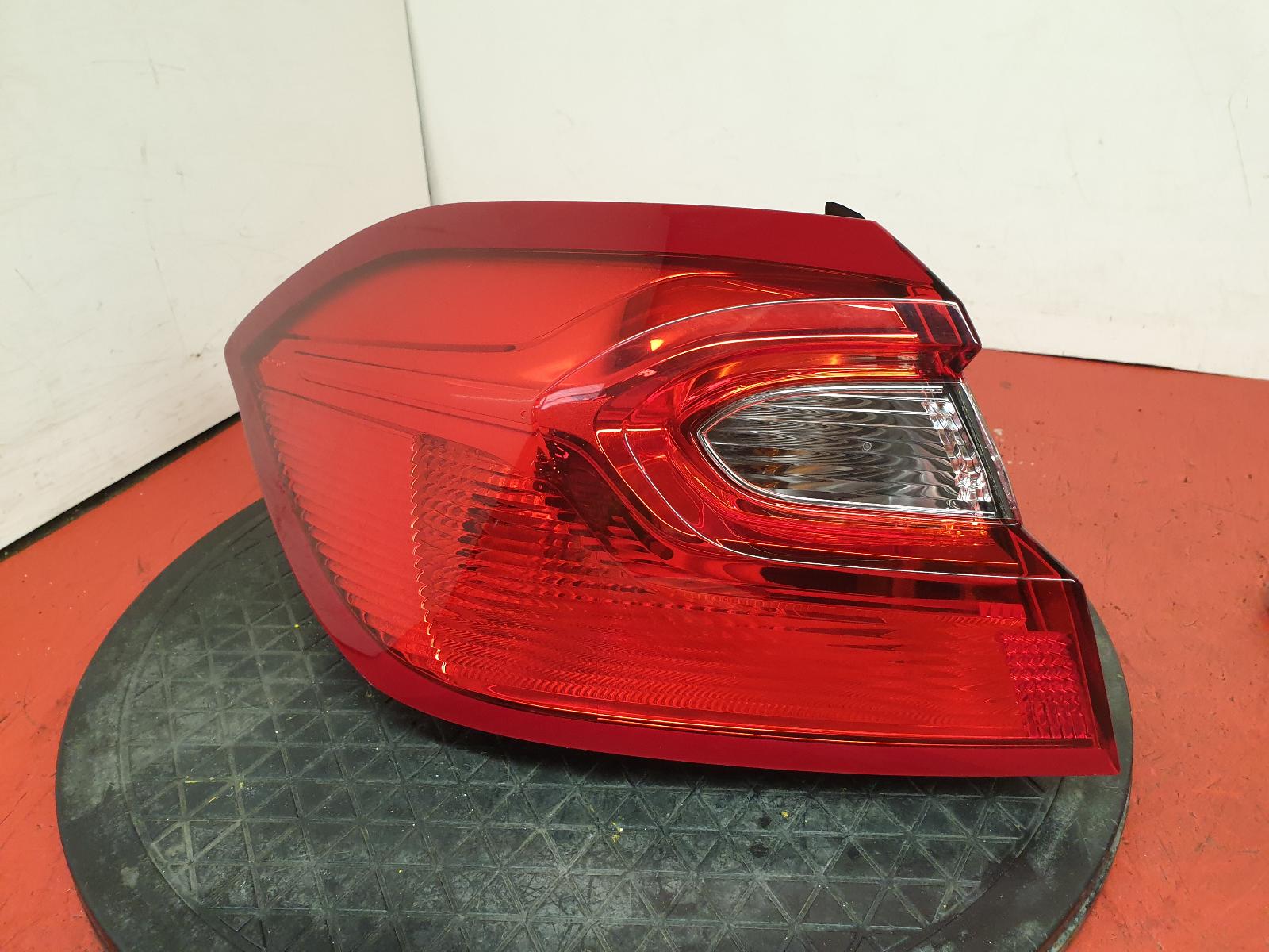 L Taillight Fiesta Ford 2018