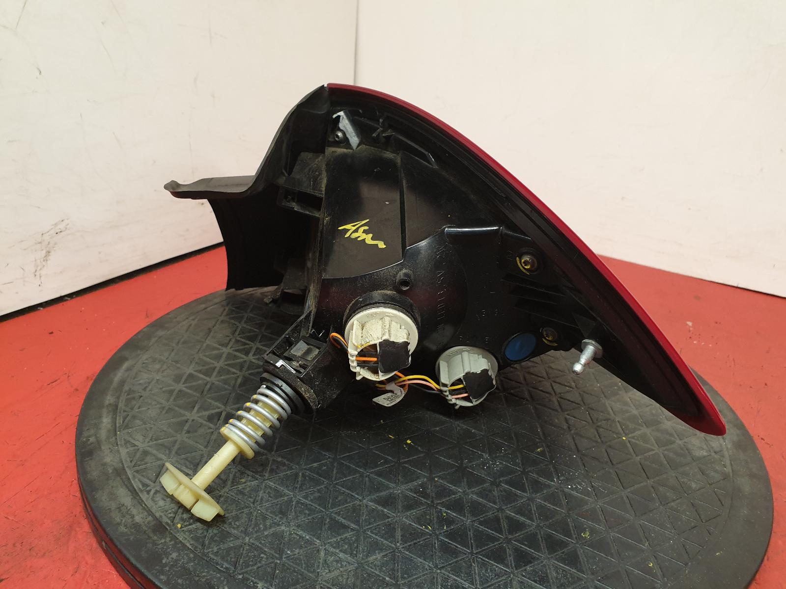 L Taillight Fiesta Ford 2018