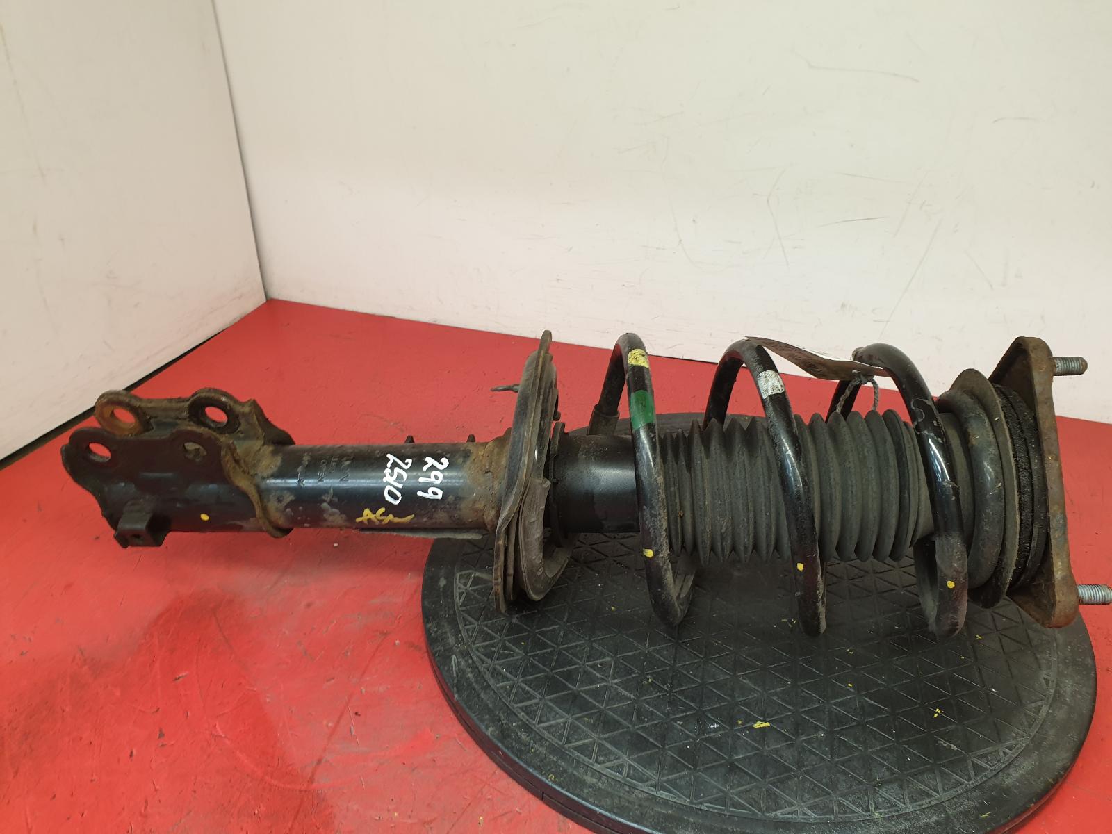 RF Strut Ceed Kia 2013 