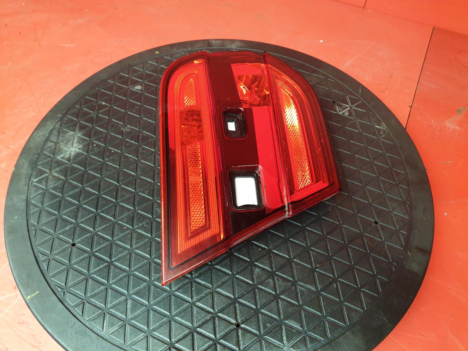 L Taillight Xf Jaguar 2012 