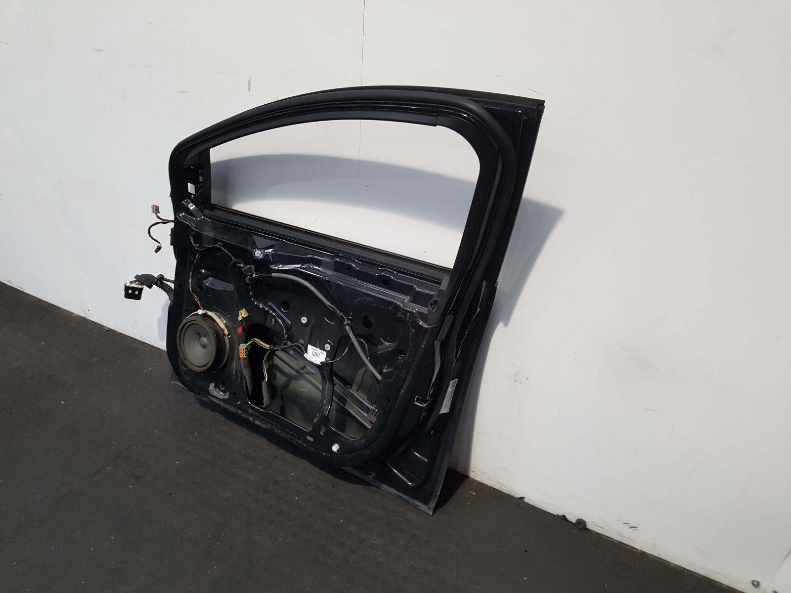 R Front Door Focus Ford 2011