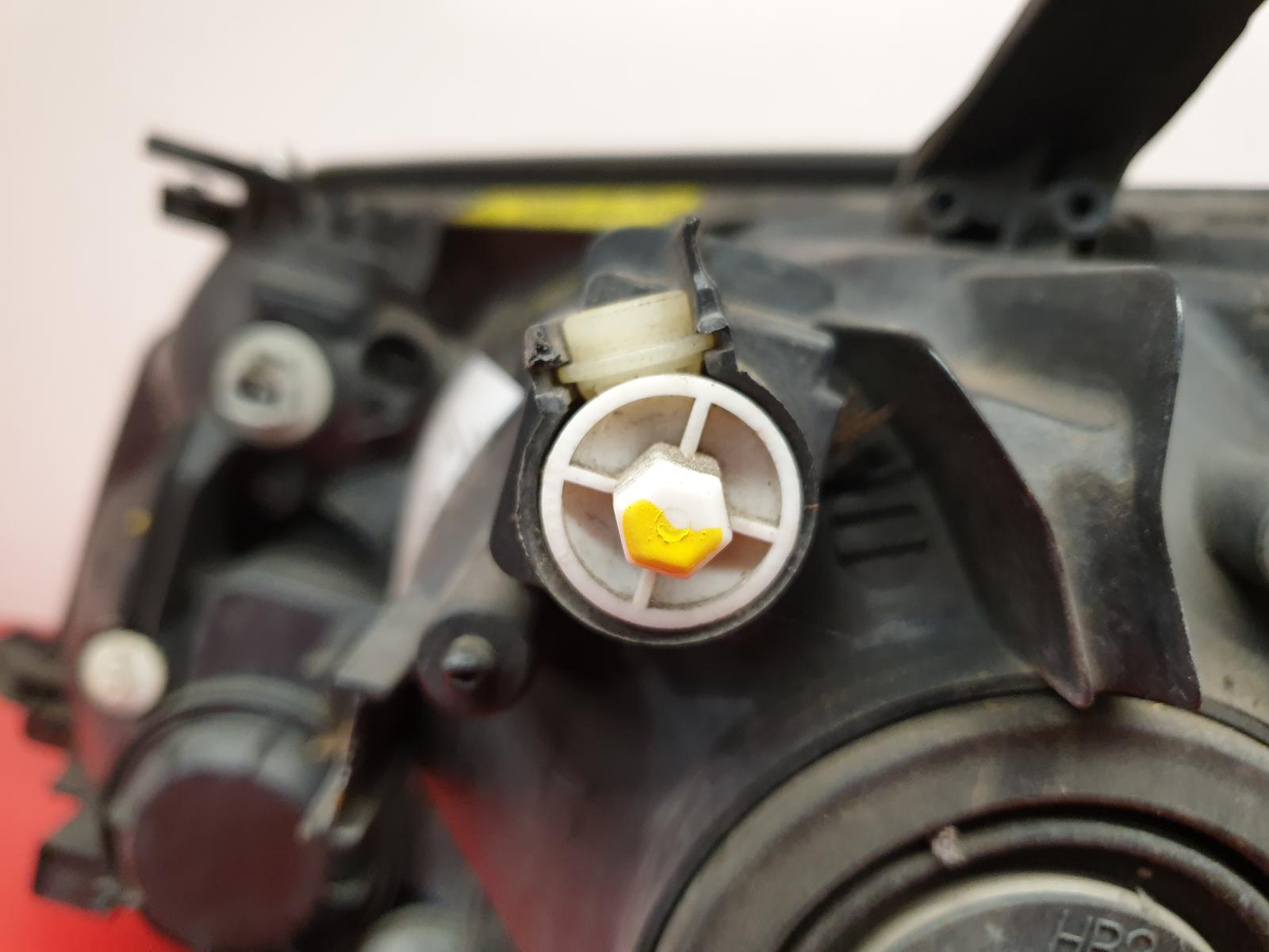 R Headlamp Alphard Toyota 2004
