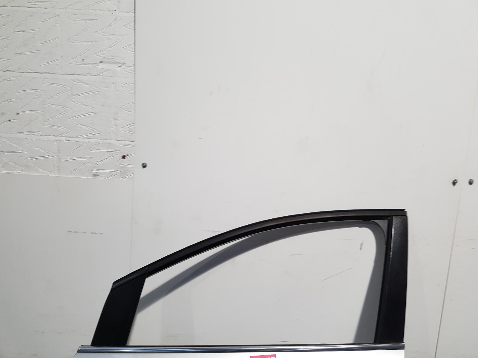 L Front Door Kuga Ford 2010