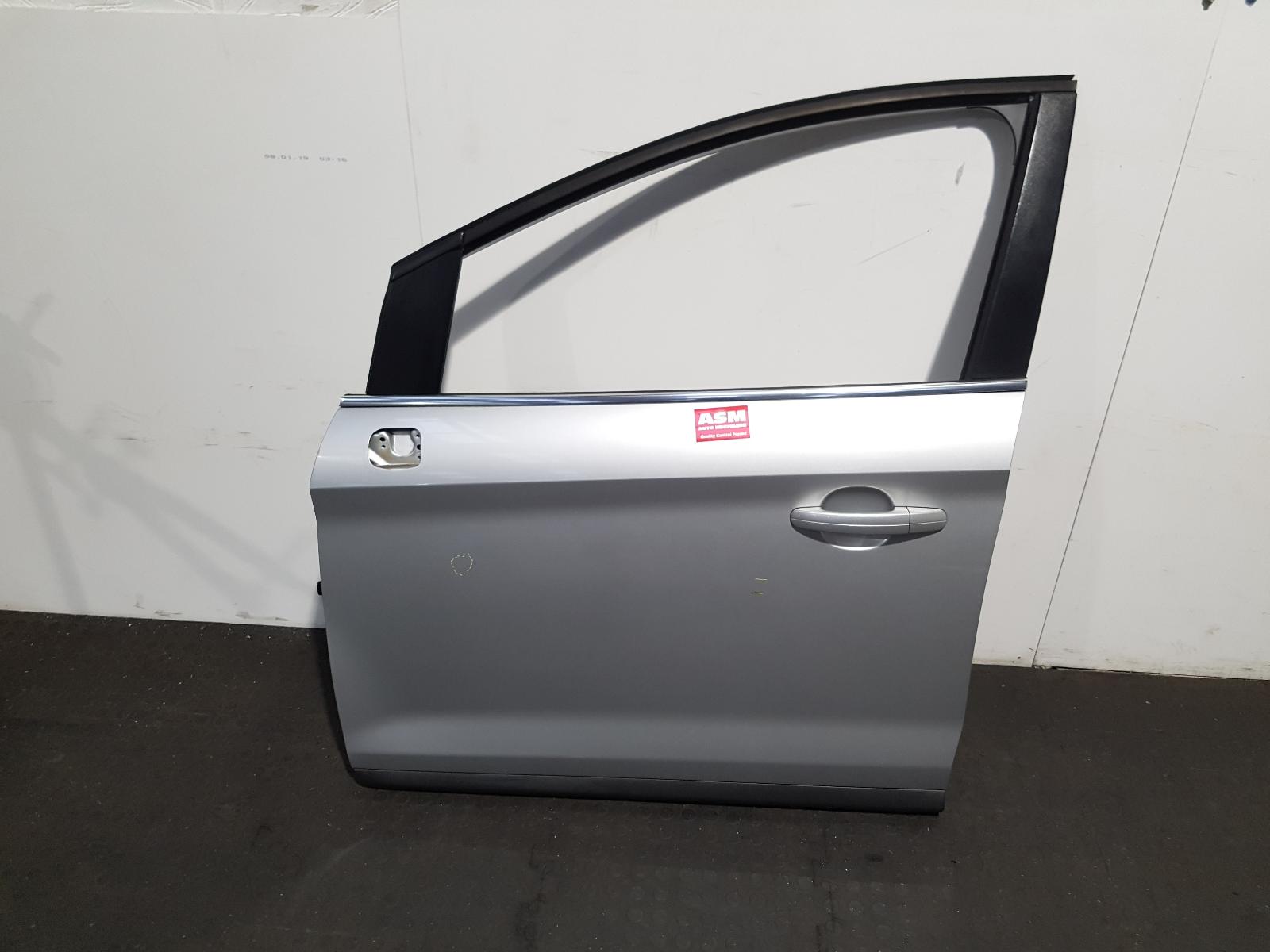 L Front Door Kuga Ford 2010
