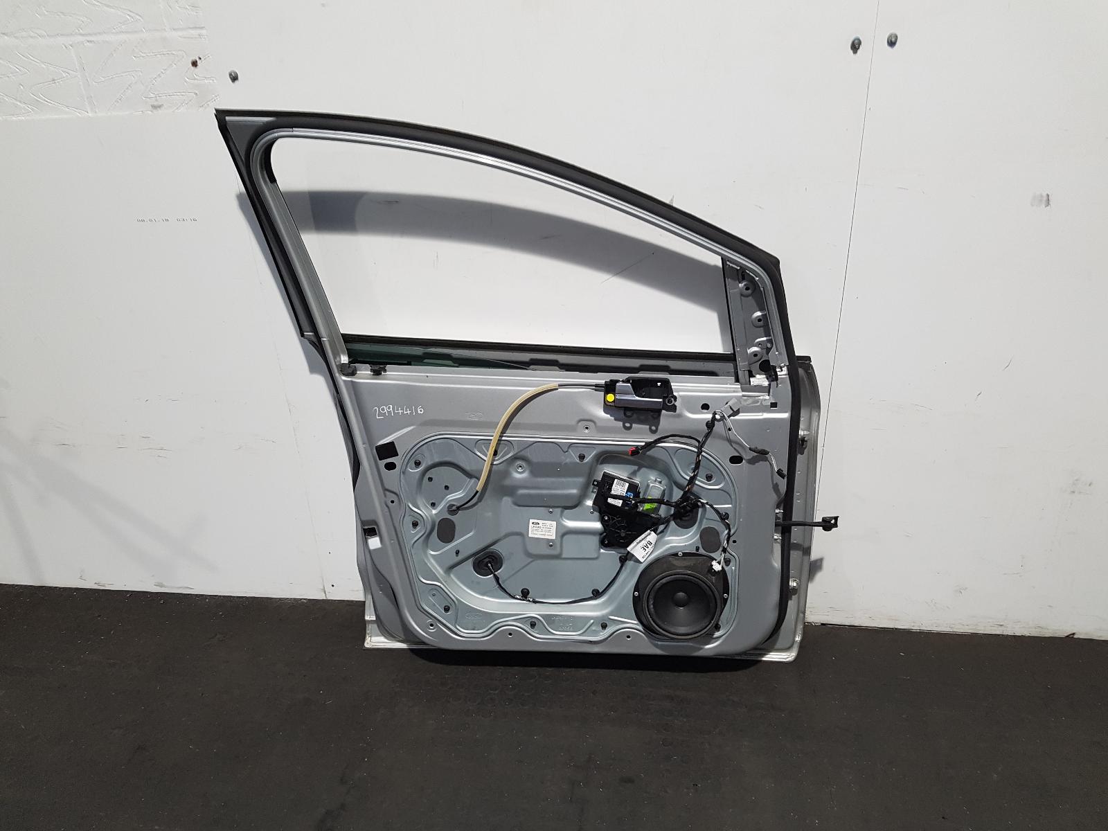 L Front Door Kuga Ford 2010 
