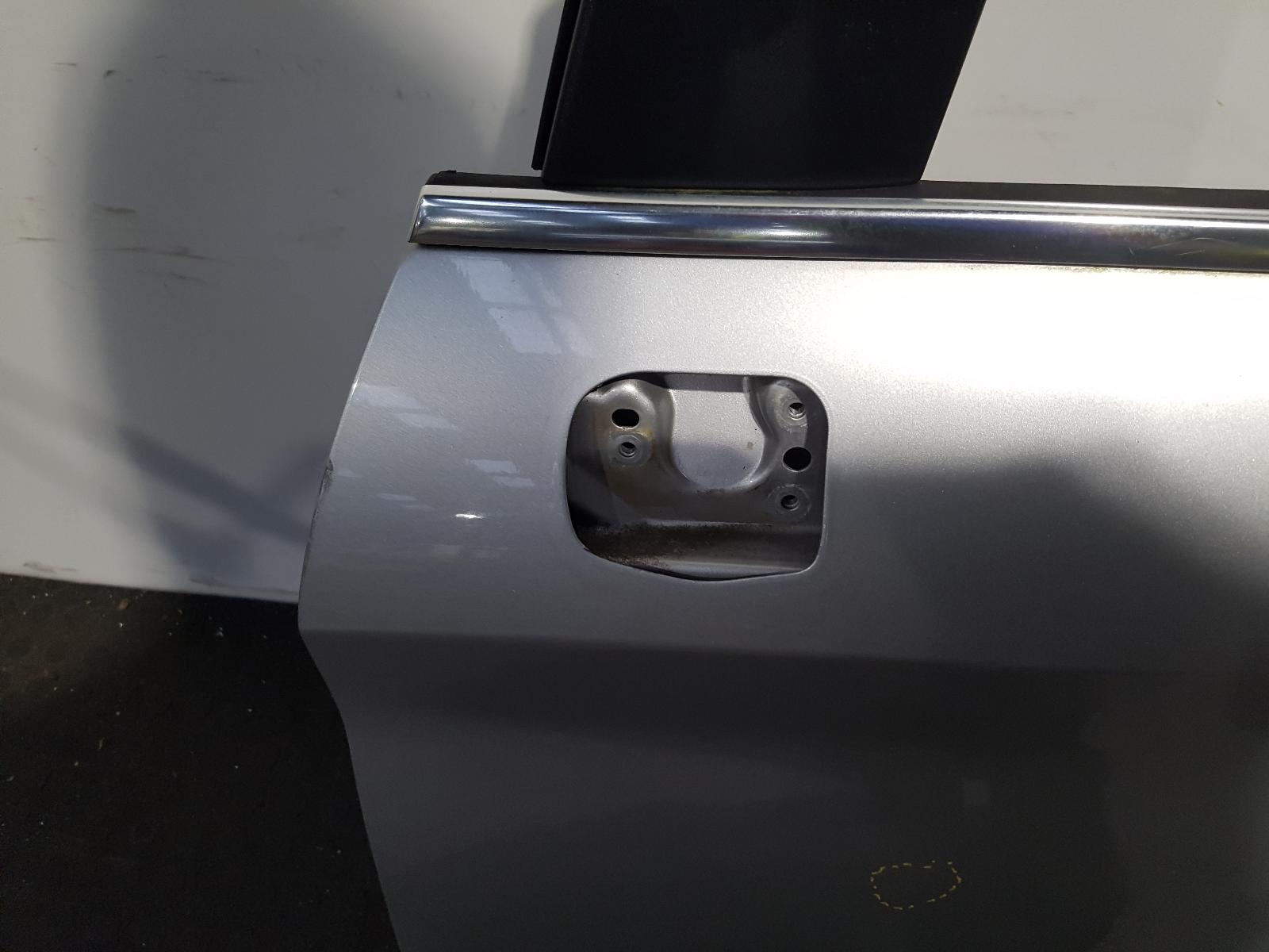 L Front Door Kuga Ford 2010