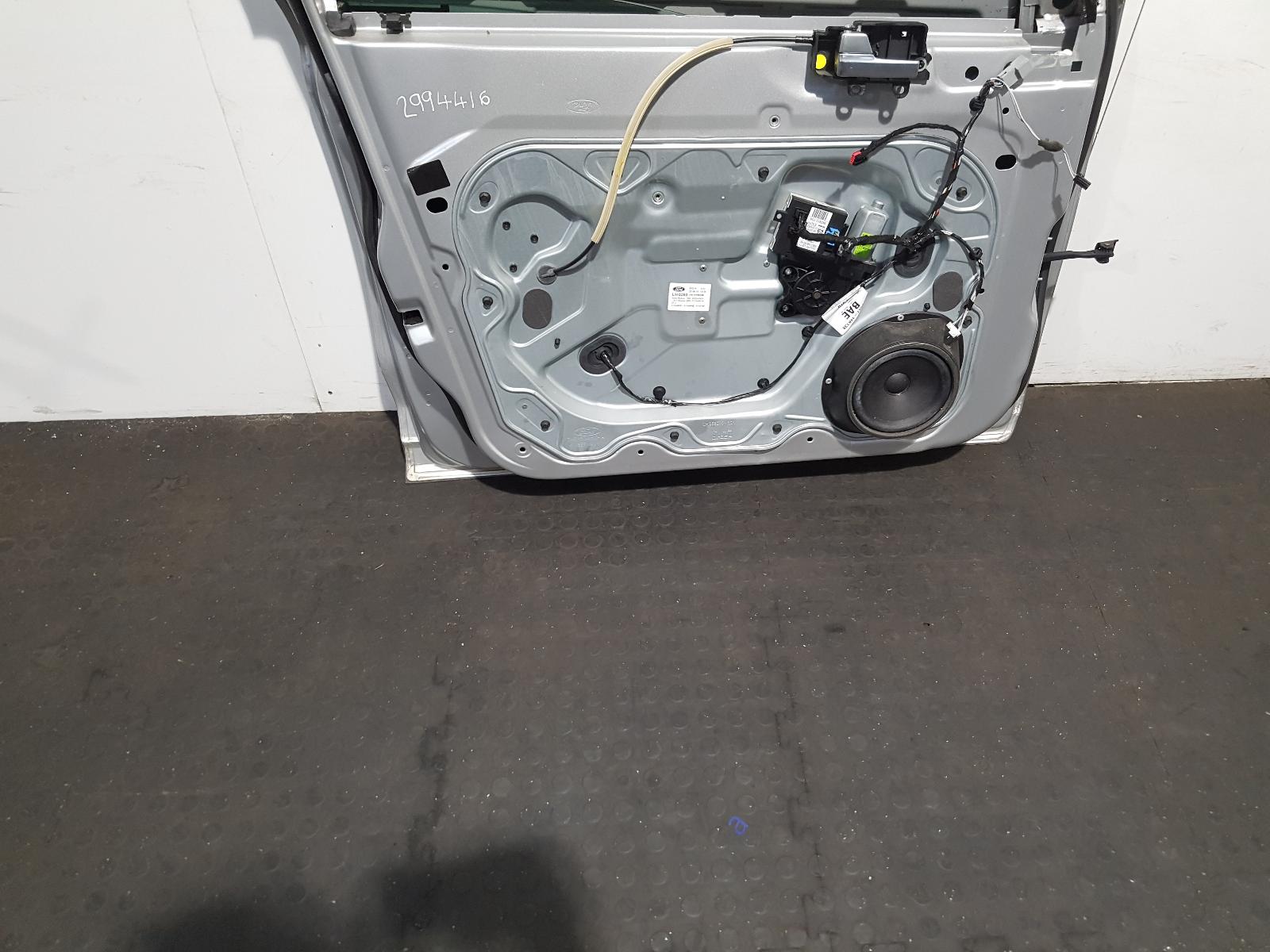 L Front Door Kuga Ford 2010
