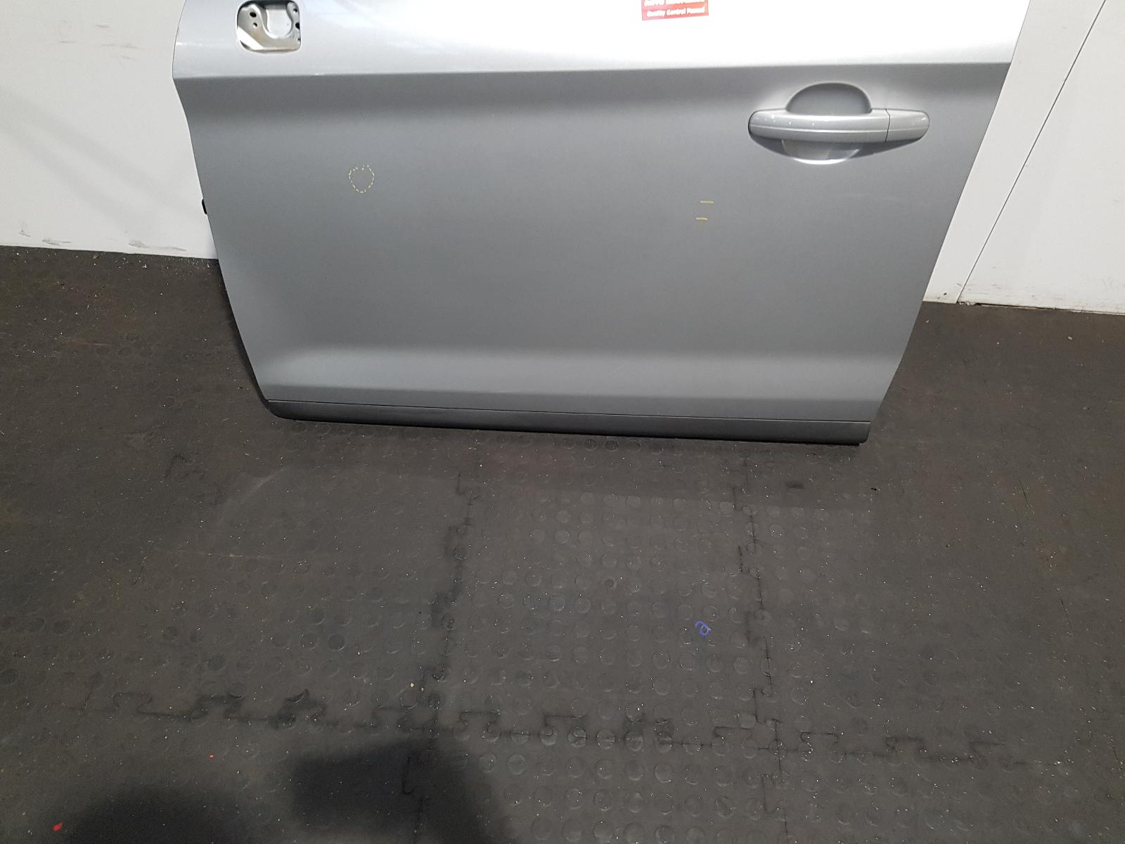 L Front Door Kuga Ford 2010