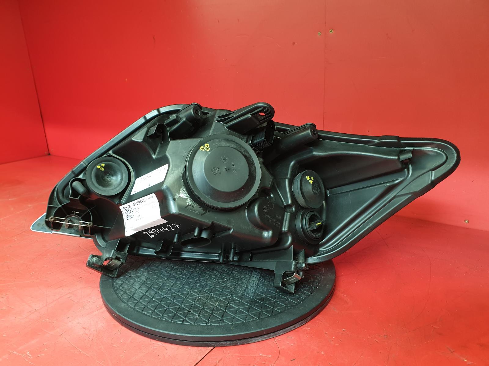 R Headlamp Kuga Ford 2010