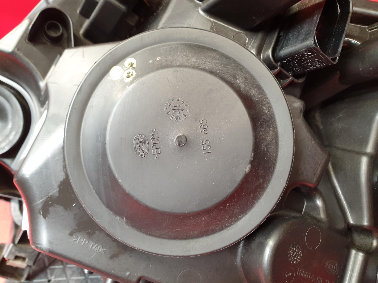 R Headlamp Kuga Ford 2010 