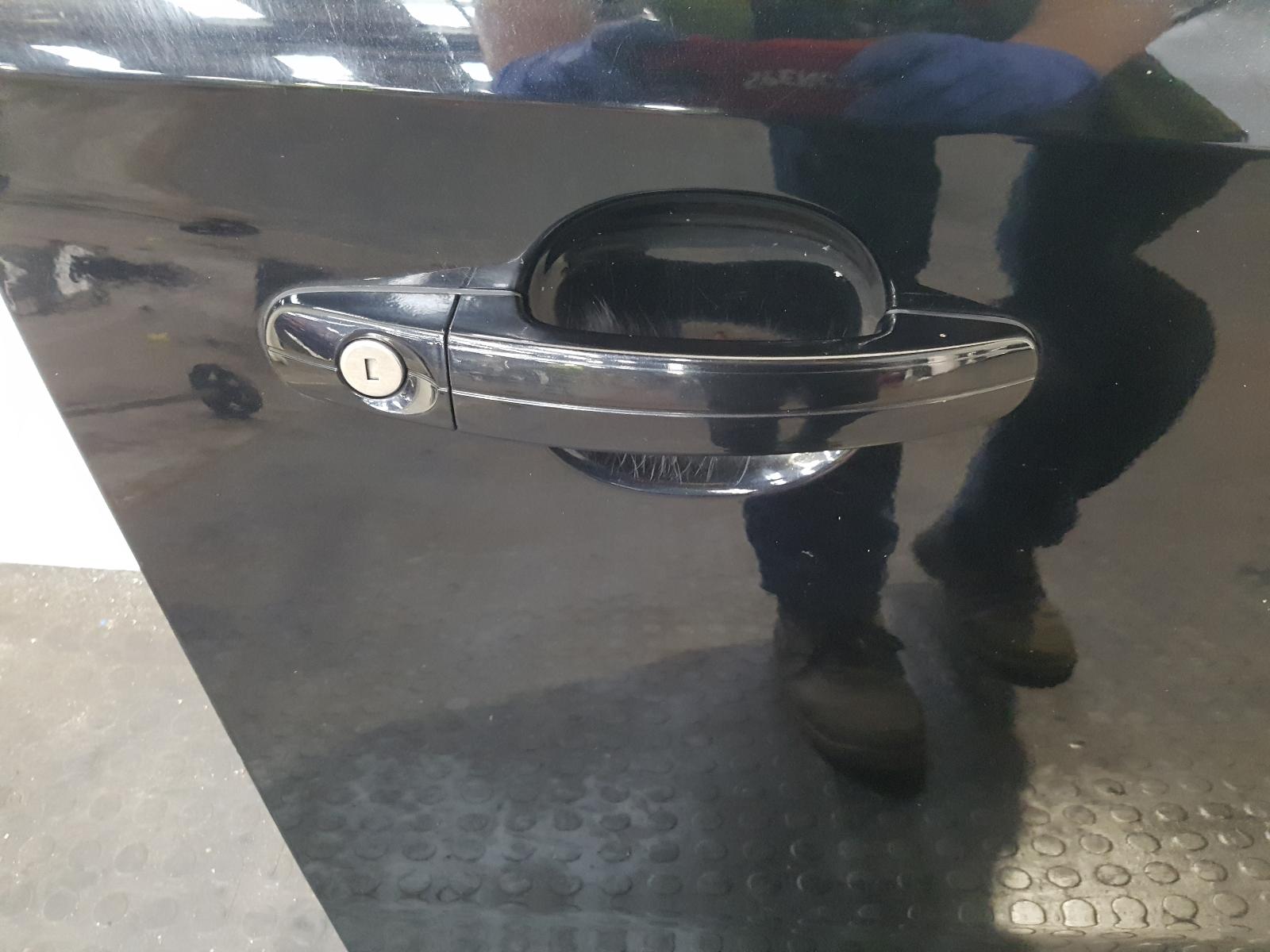 R Front Door Kuga Ford 2009 