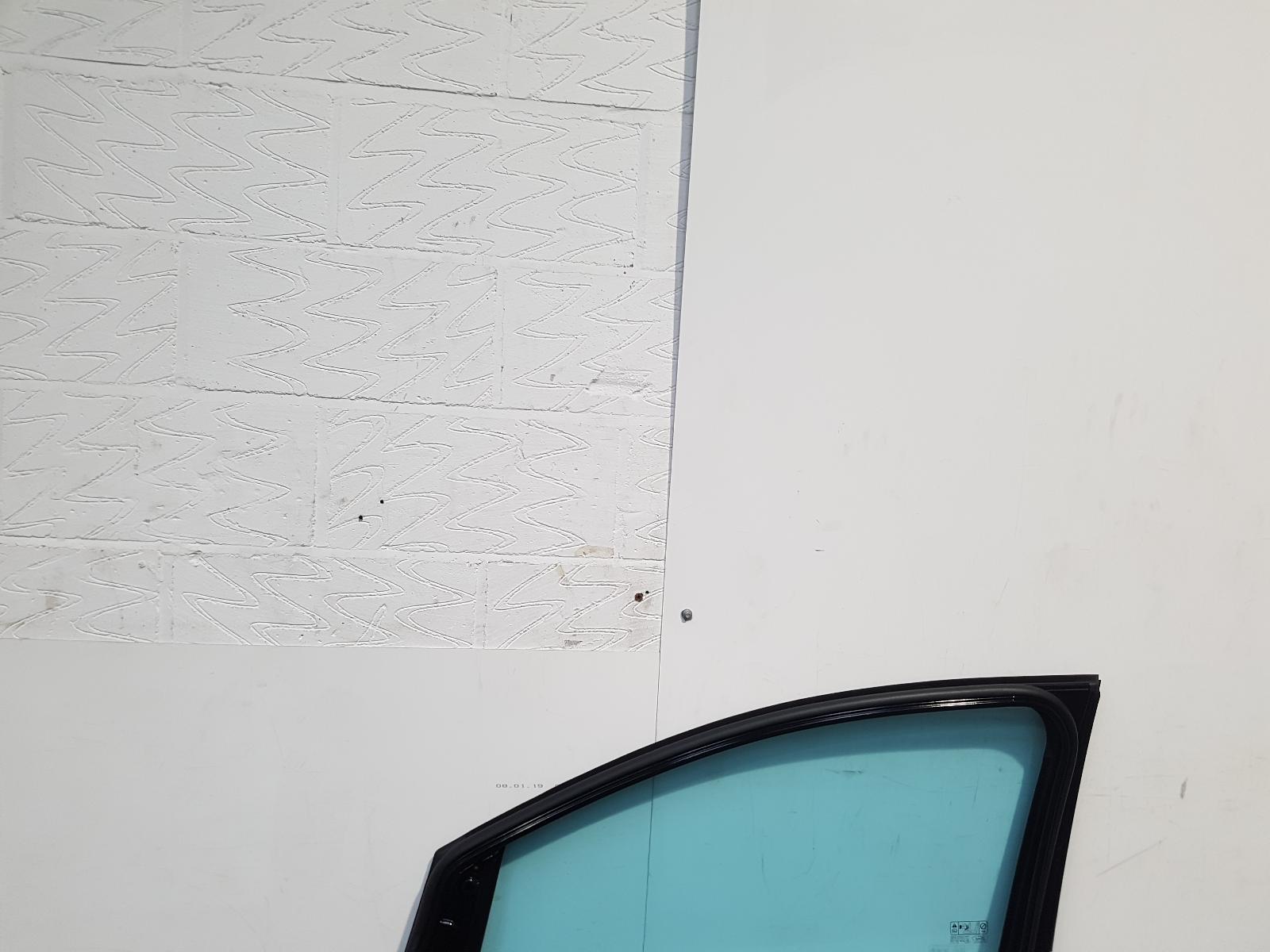 R Front Door Kuga Ford 2009