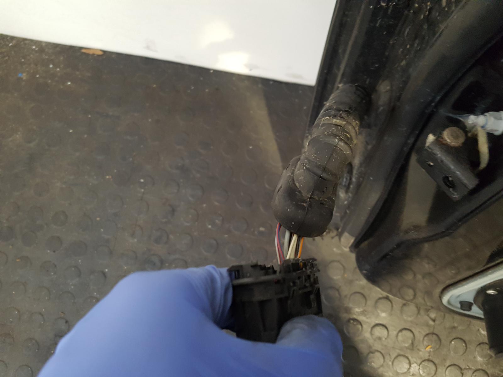 R Front Door Kuga Ford 2009