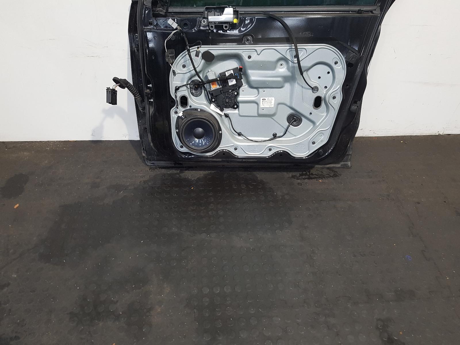 R Front Door Kuga Ford 2009 