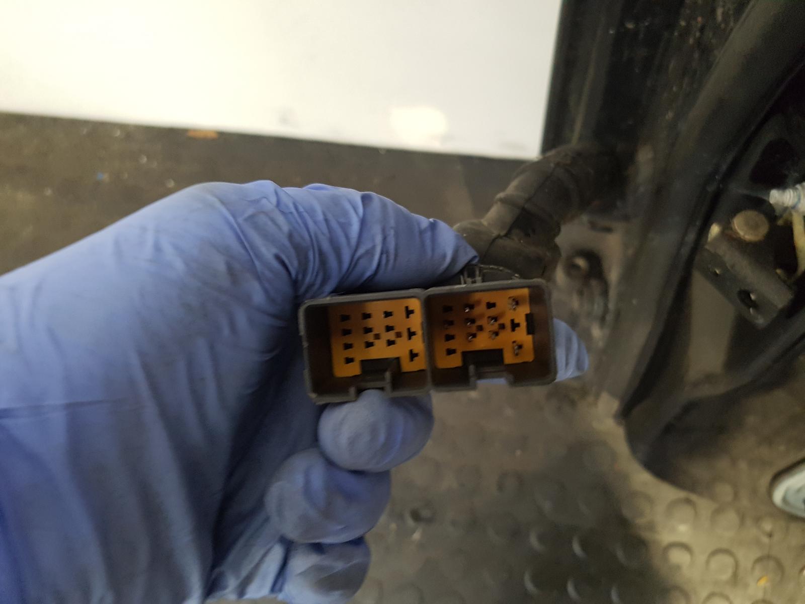 R Front Door Kuga Ford 2009 