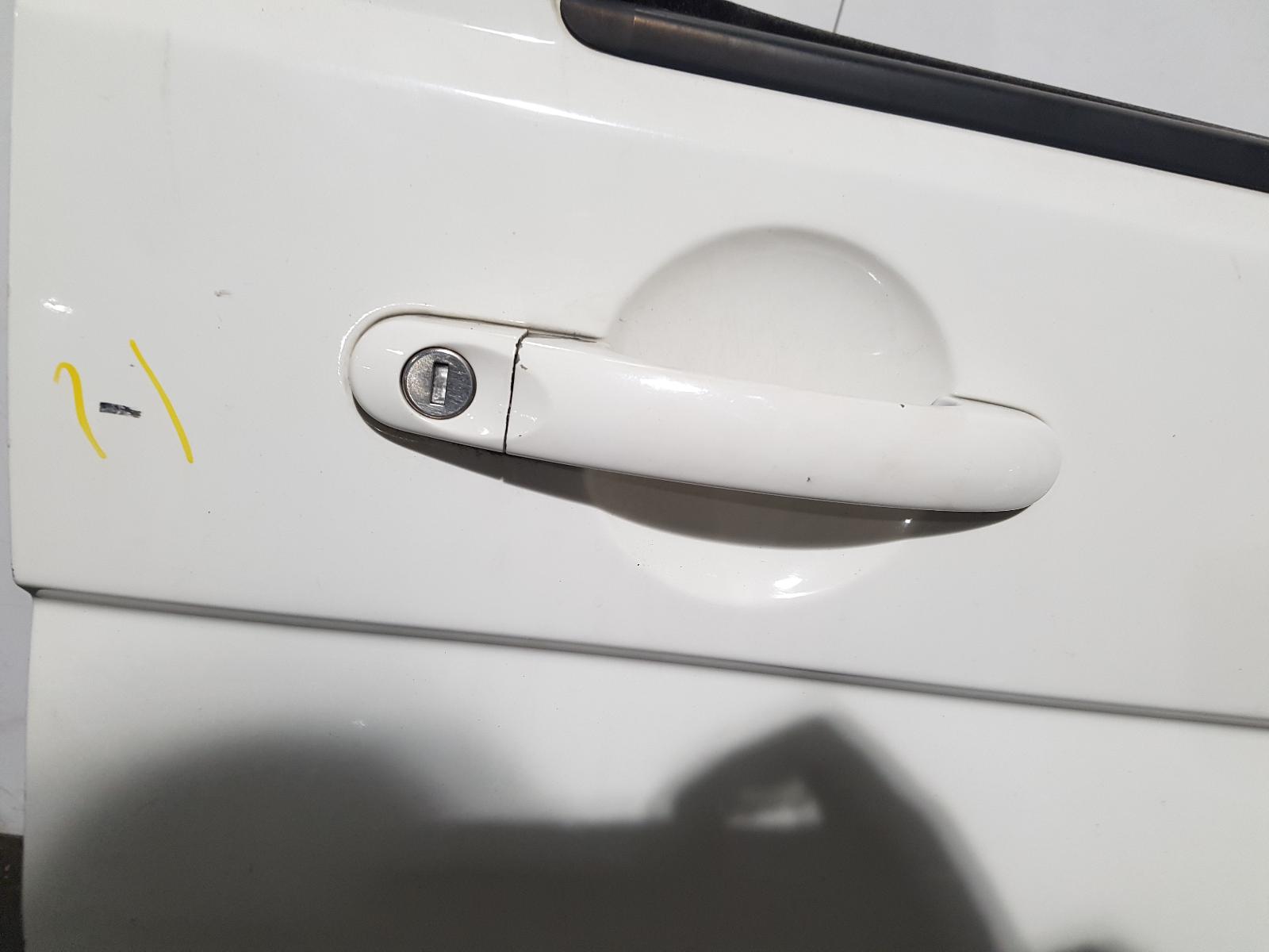 R Front Door Transporter Volkswagen 2005