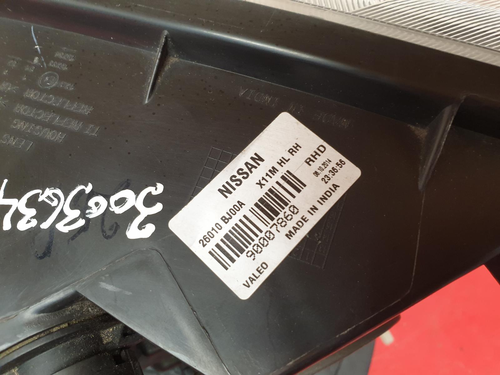R Headlamp Nv200 Nissan 2015