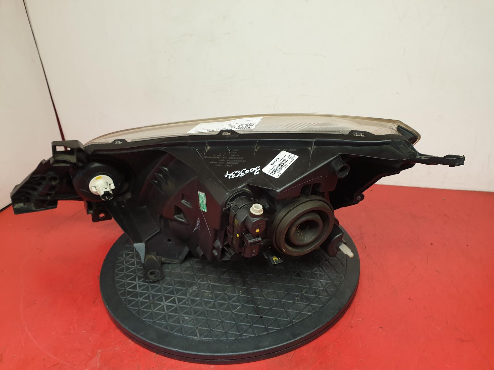 R Headlamp Nv200 Nissan 2015