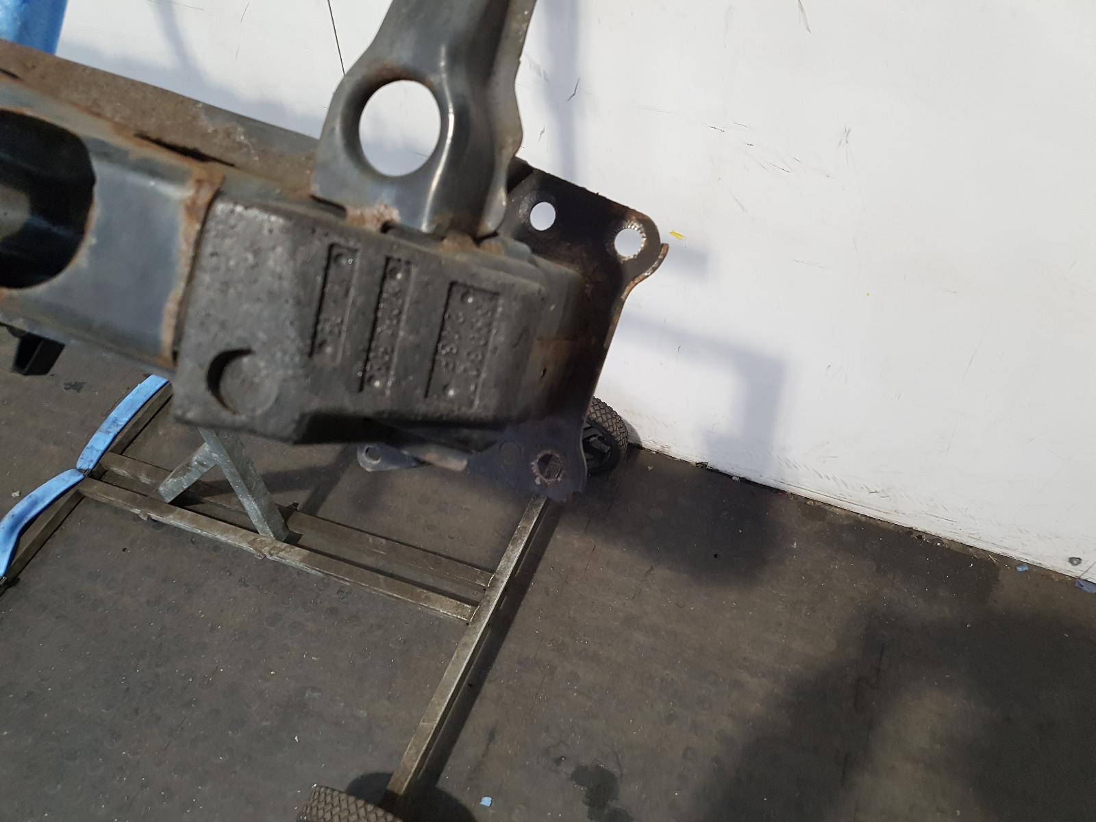 Front Bumper Reinforcement Golf Volkswagen 2010 