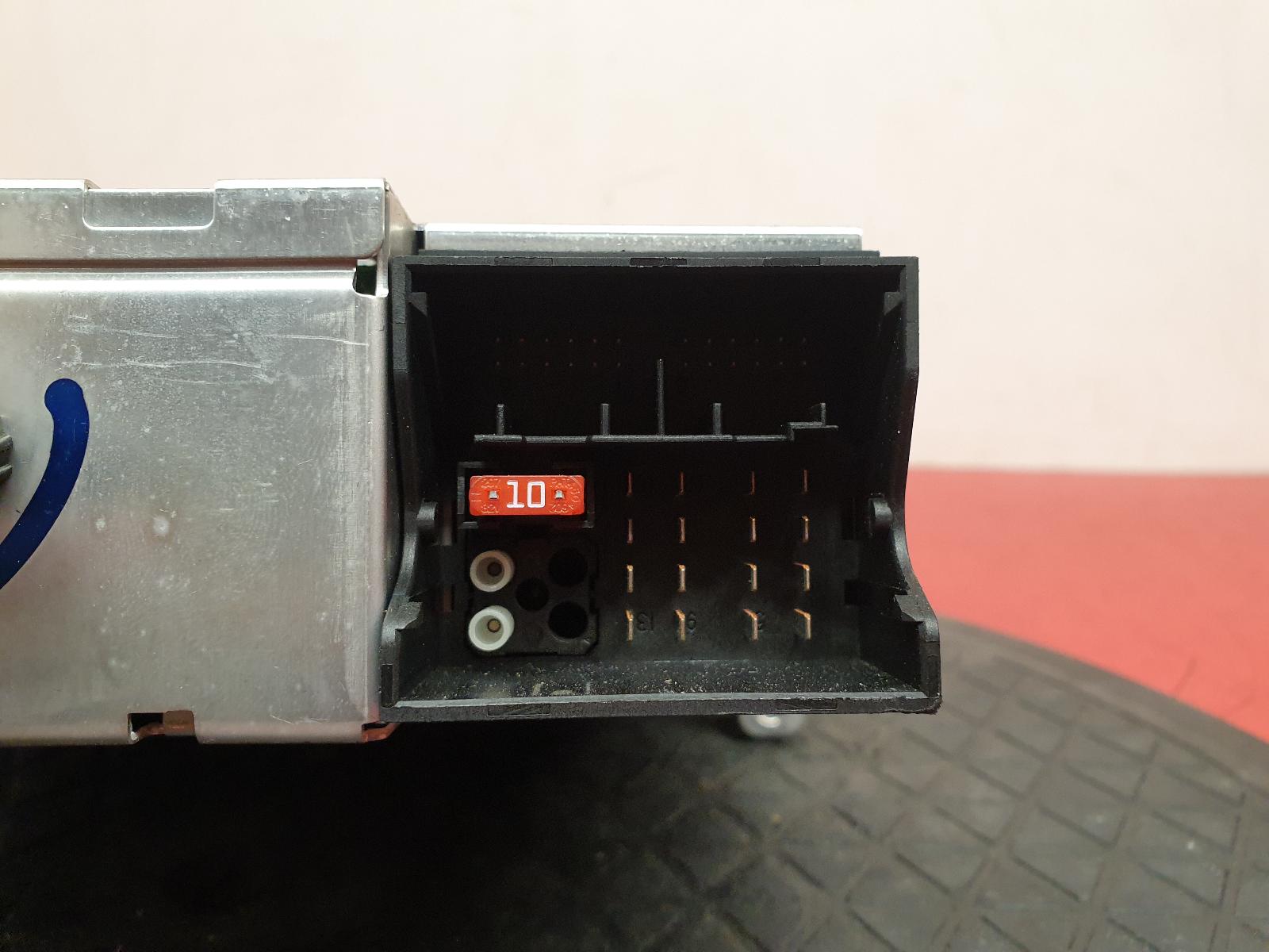 A/V Equipment 3 Series Bmw 2006