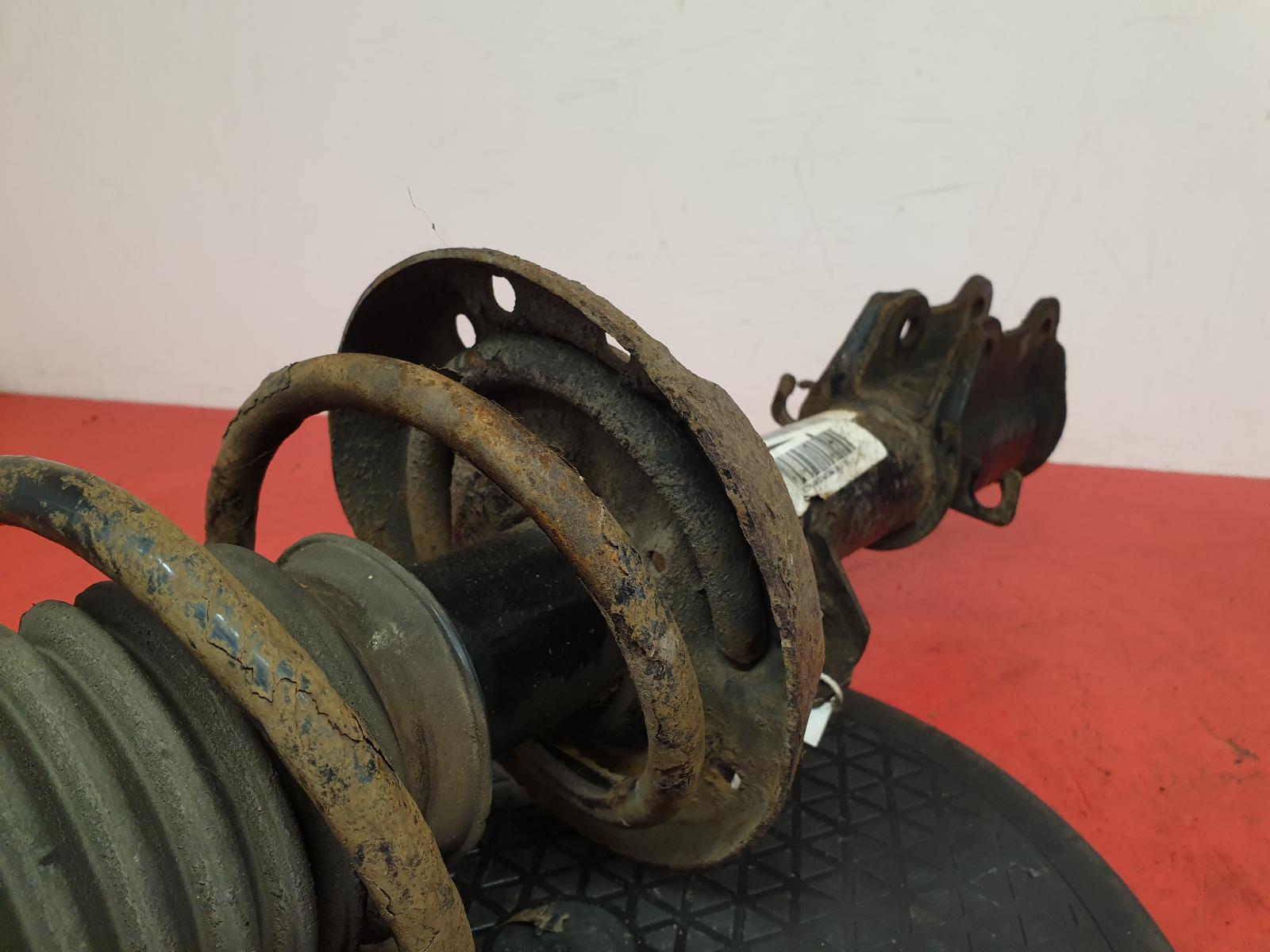 RF Strut Mito Alfa Romeo 2013 