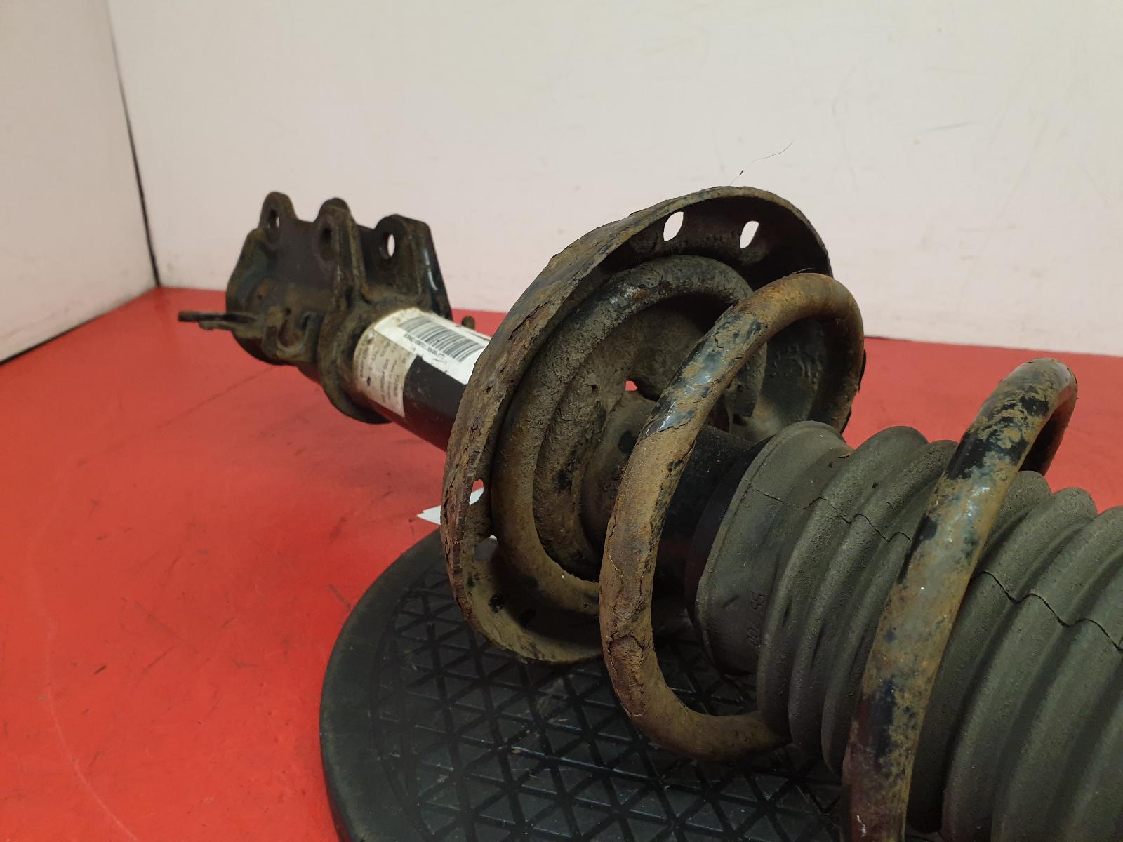 RF Strut Mito Alfa Romeo 2013 