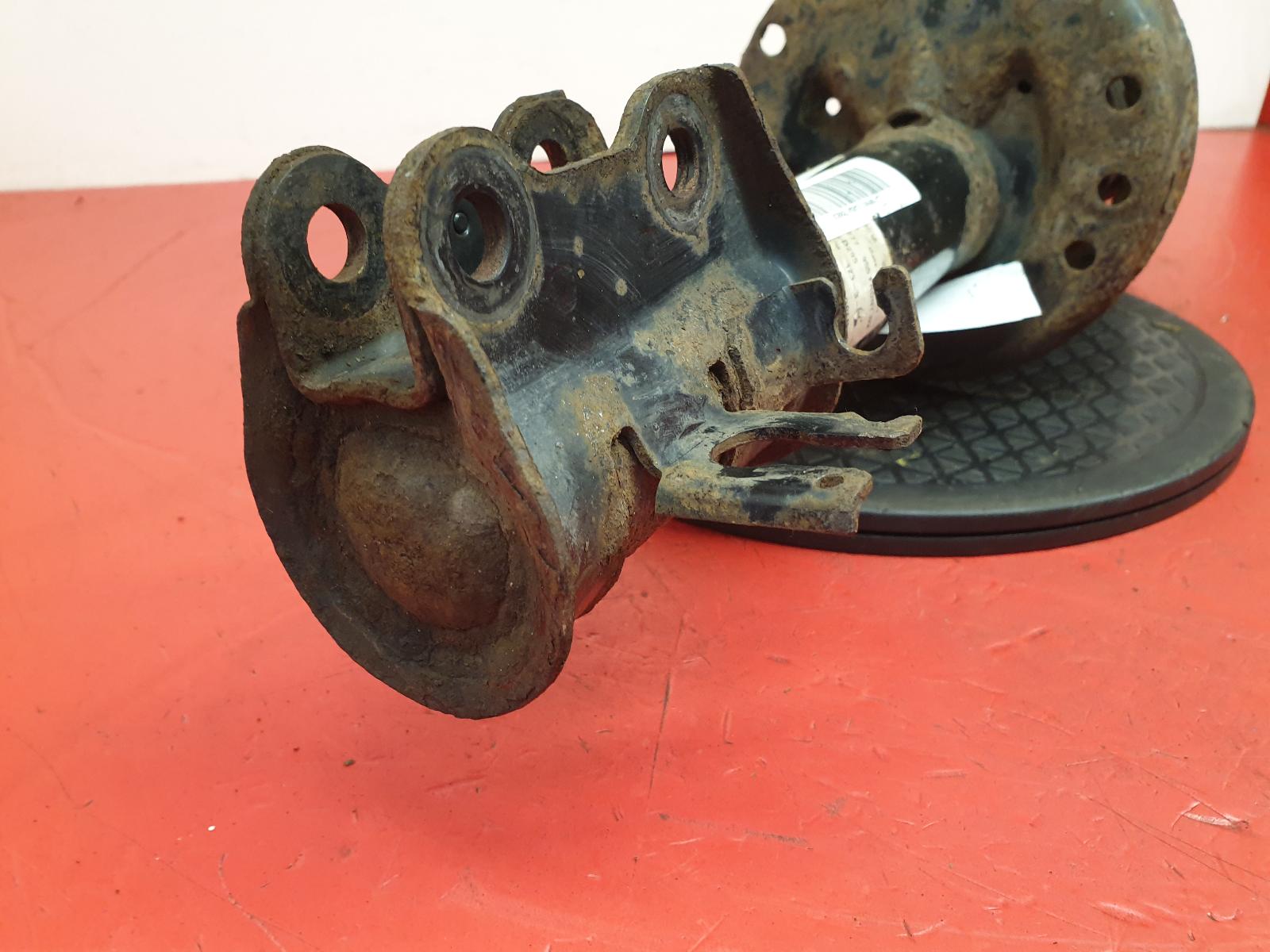 RF Strut Mito Alfa Romeo 2013 