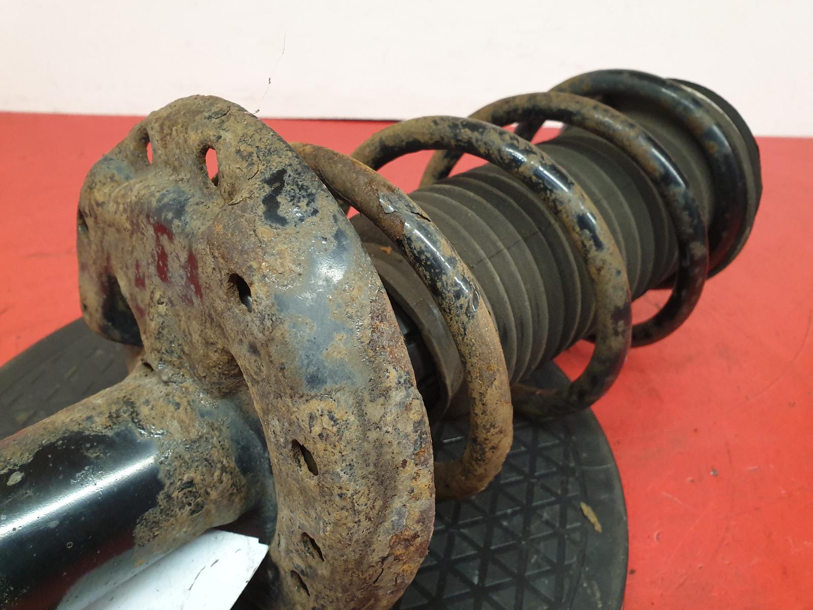 RF Strut Mito Alfa Romeo 2013 