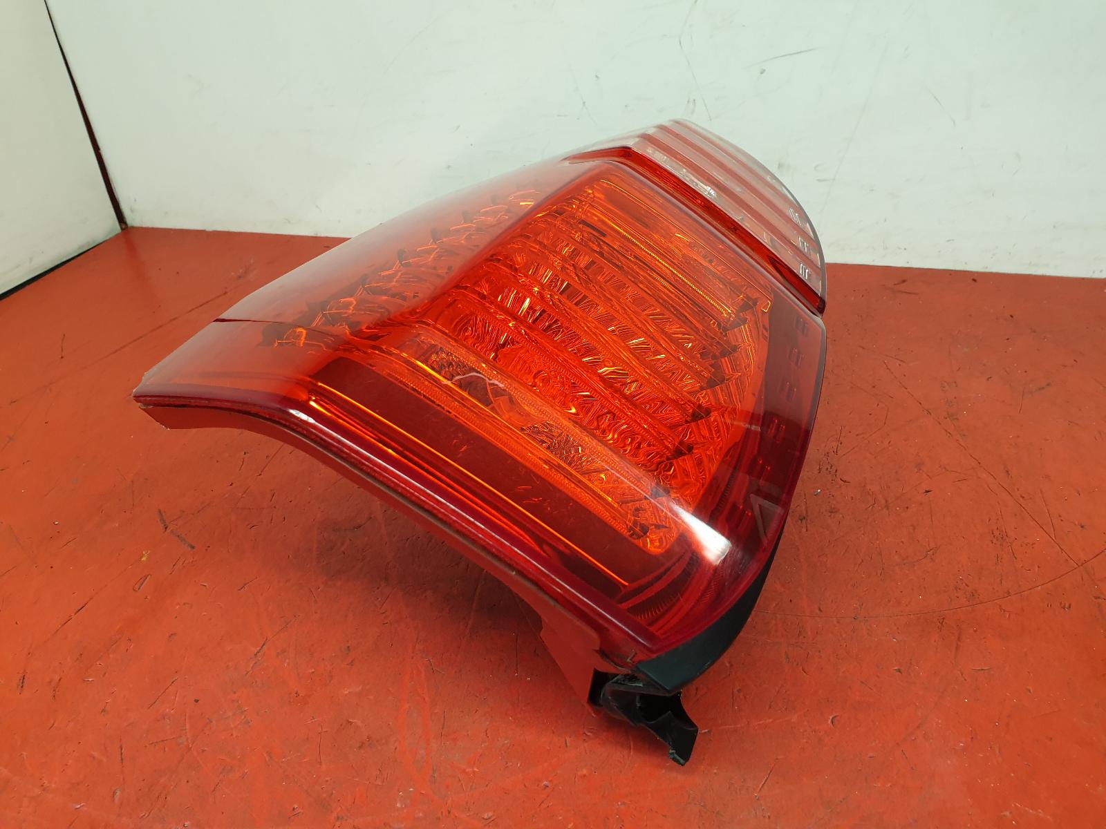 View Auto part L Taillight Peugeot 5008 2012