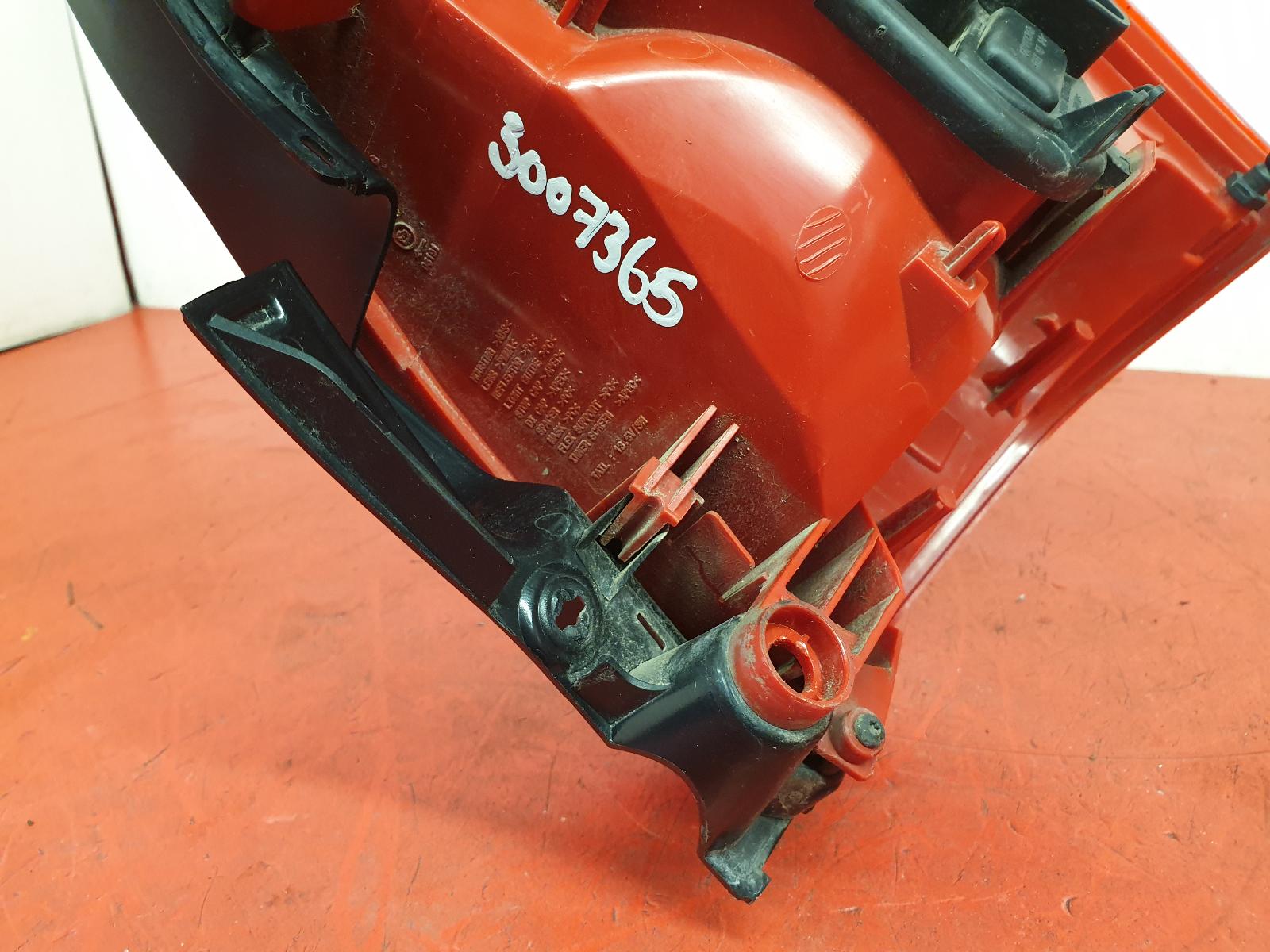 View Auto part L Taillight Peugeot 5008 2012