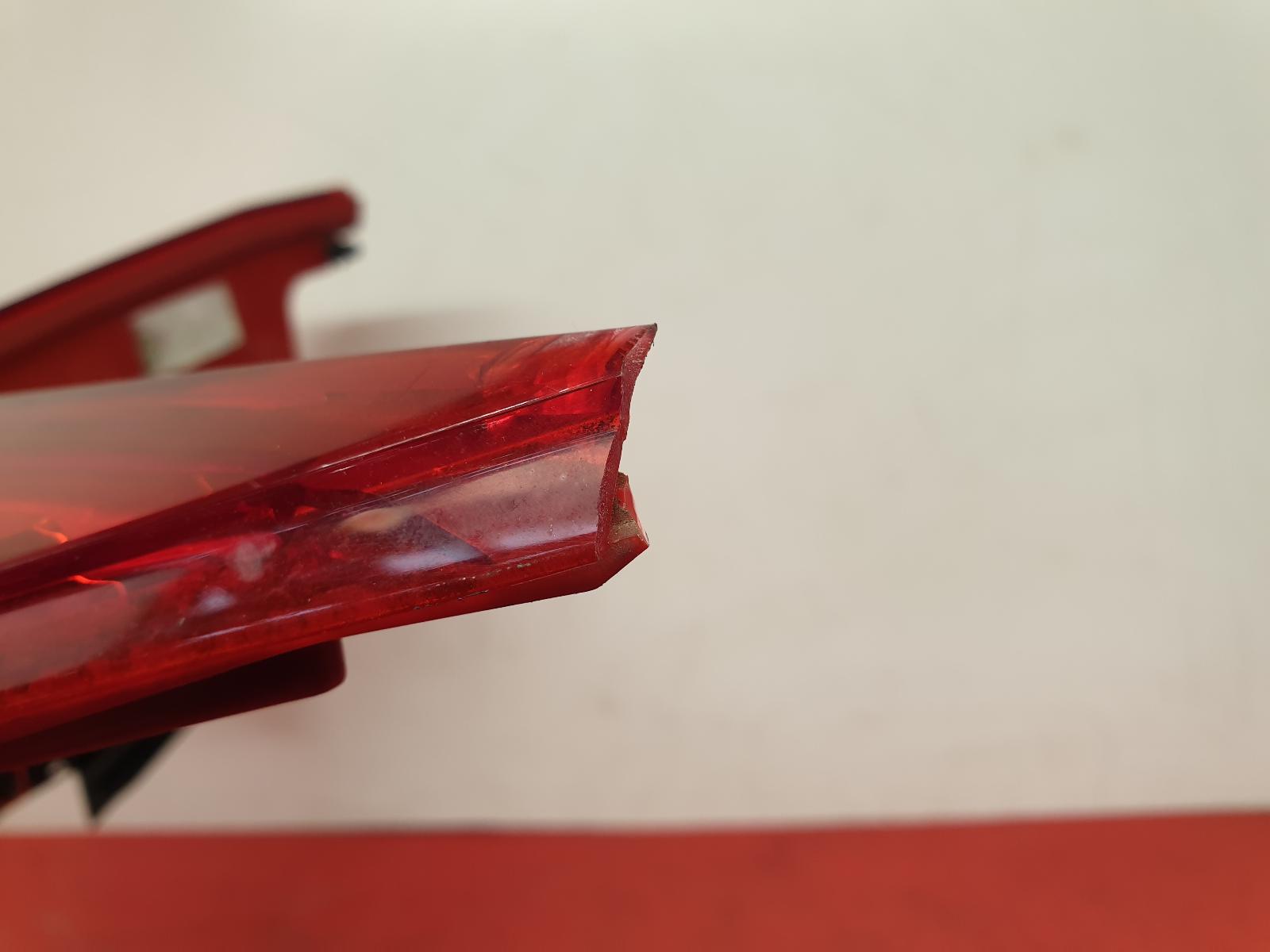 View Auto part L Taillight Peugeot 5008 2012