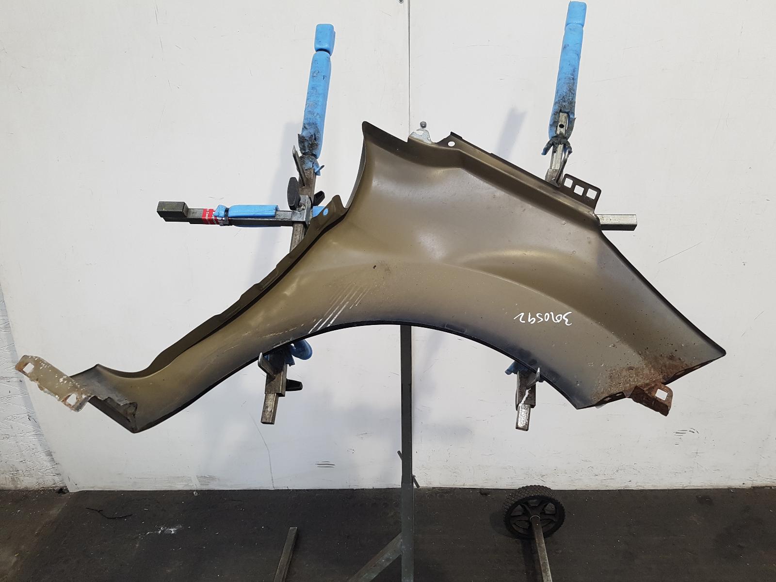 L Wing Fiesta Ford 2010