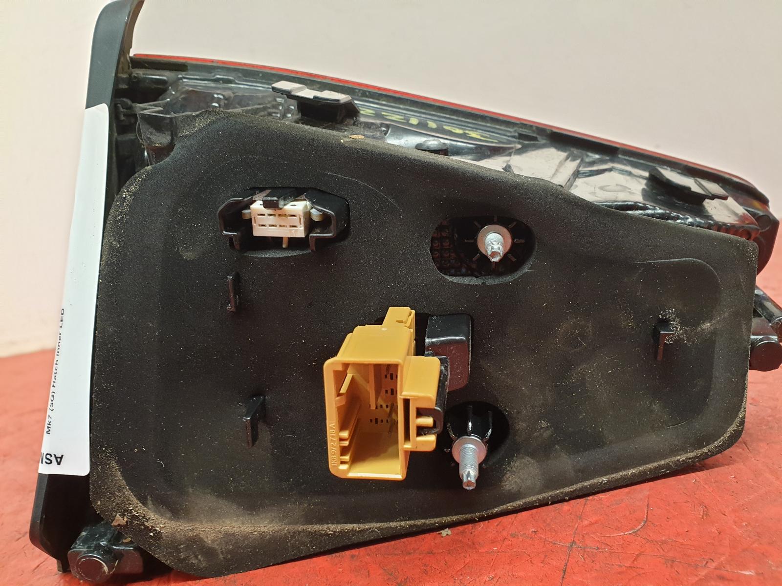 L Taillight Golf Volkswagen 2018