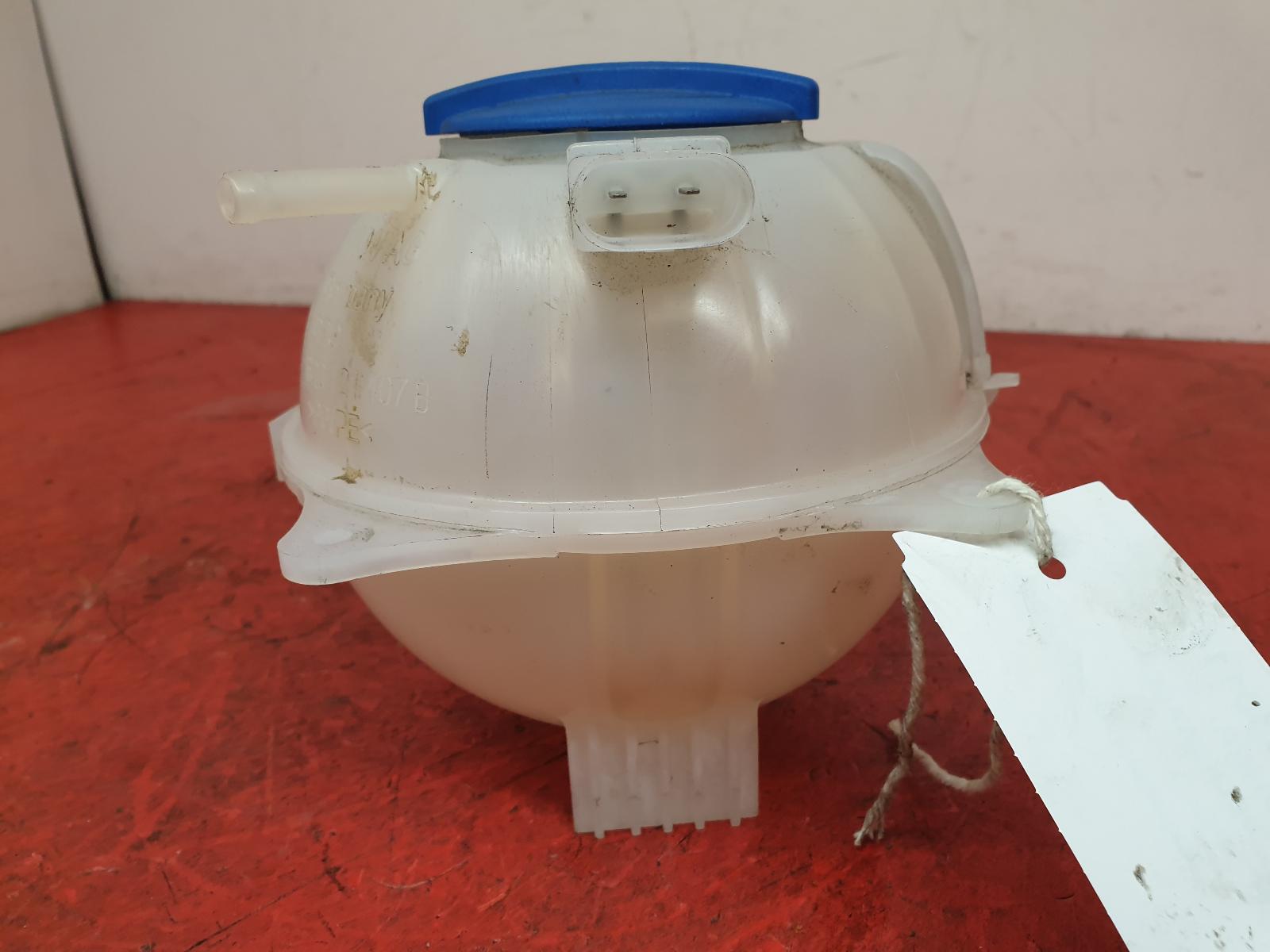 Overflow Bottle Polo Volkswagen 2014