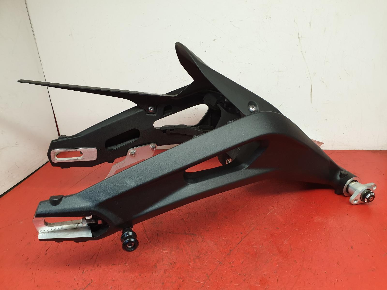 Swing Arm Street Triple 765 Triumph 2021