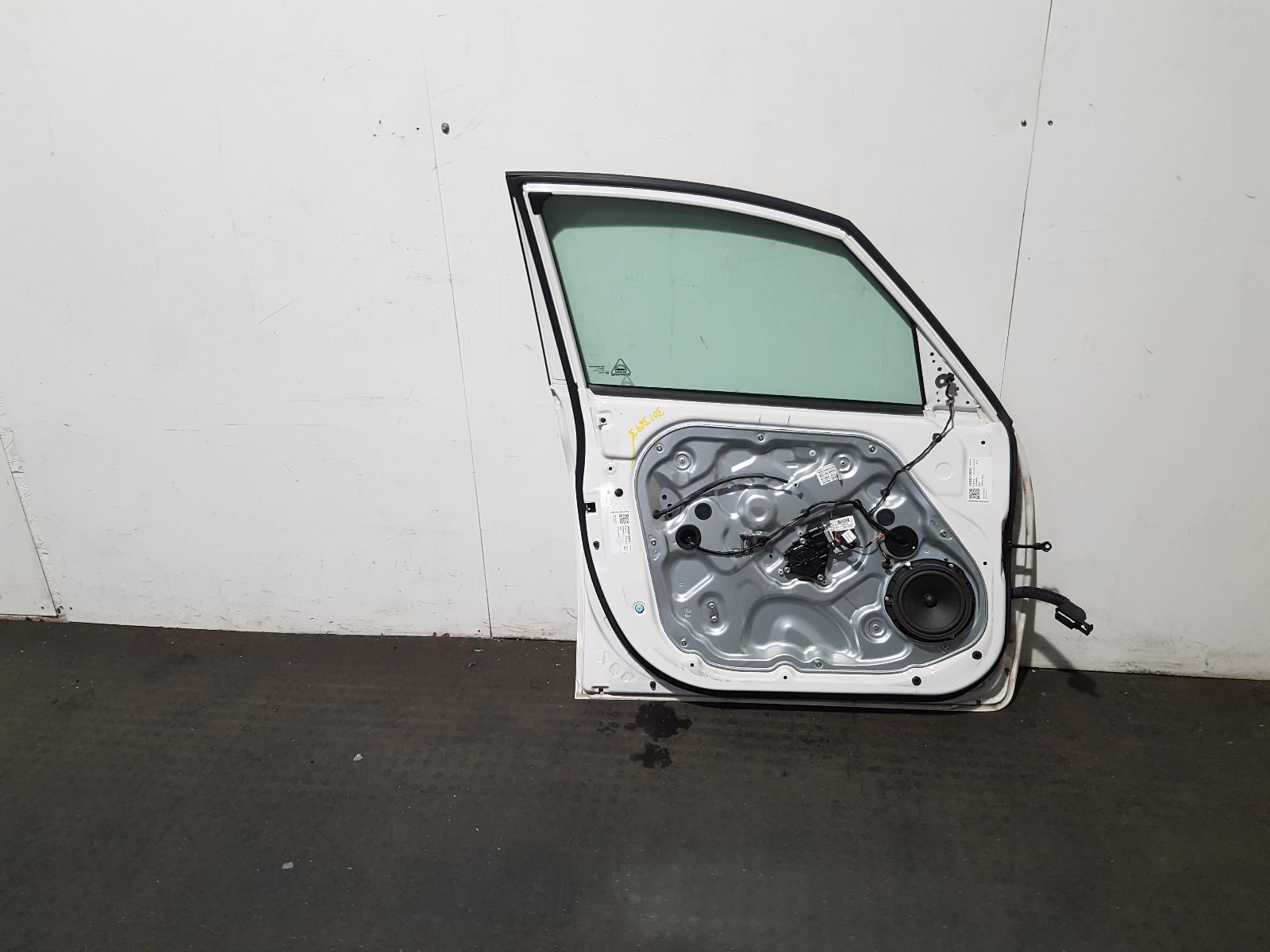 L Front Door Ix20 Hyundai 2012